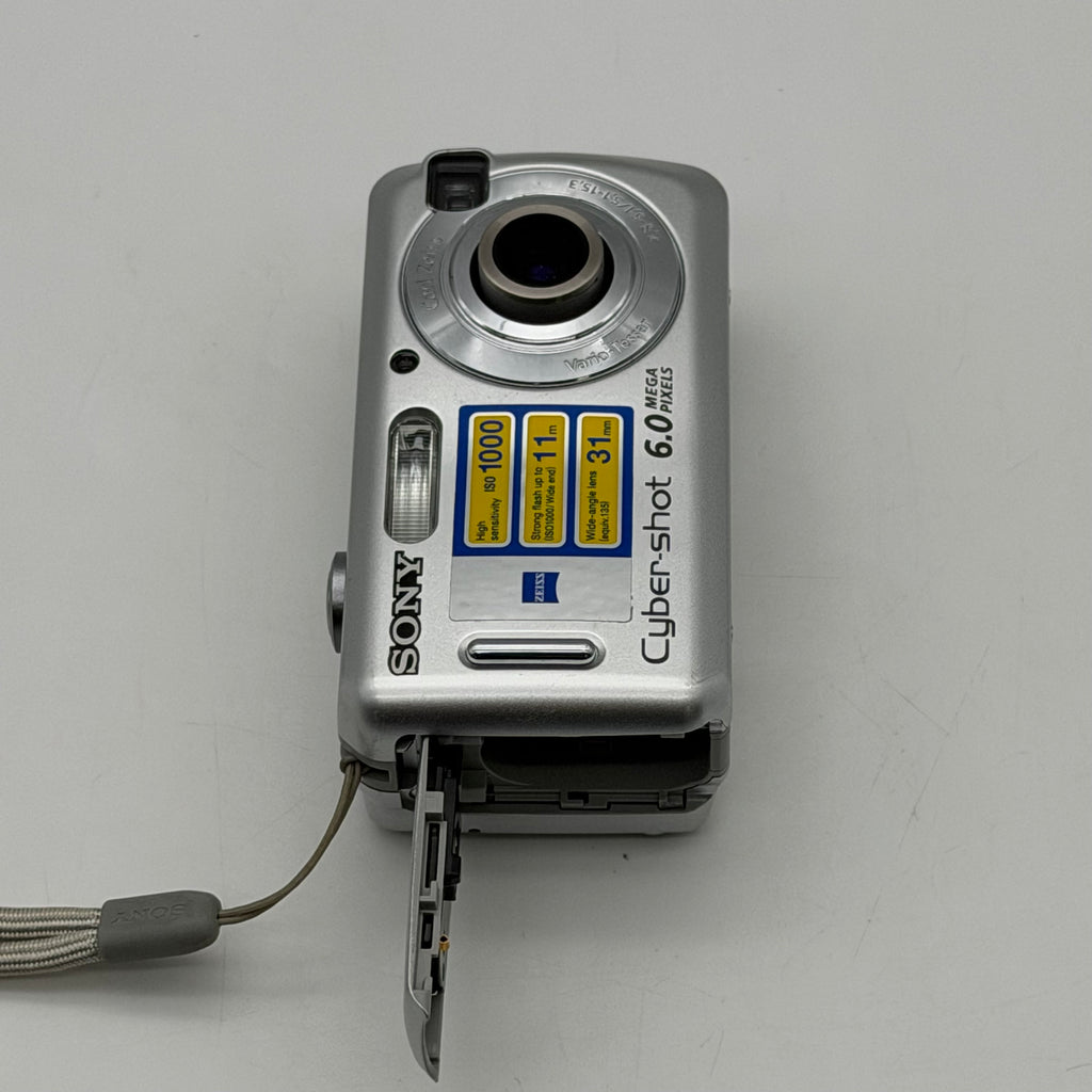 Sony Digital Camera Cybershot DSC-S600 6.0MP Silver - Tested