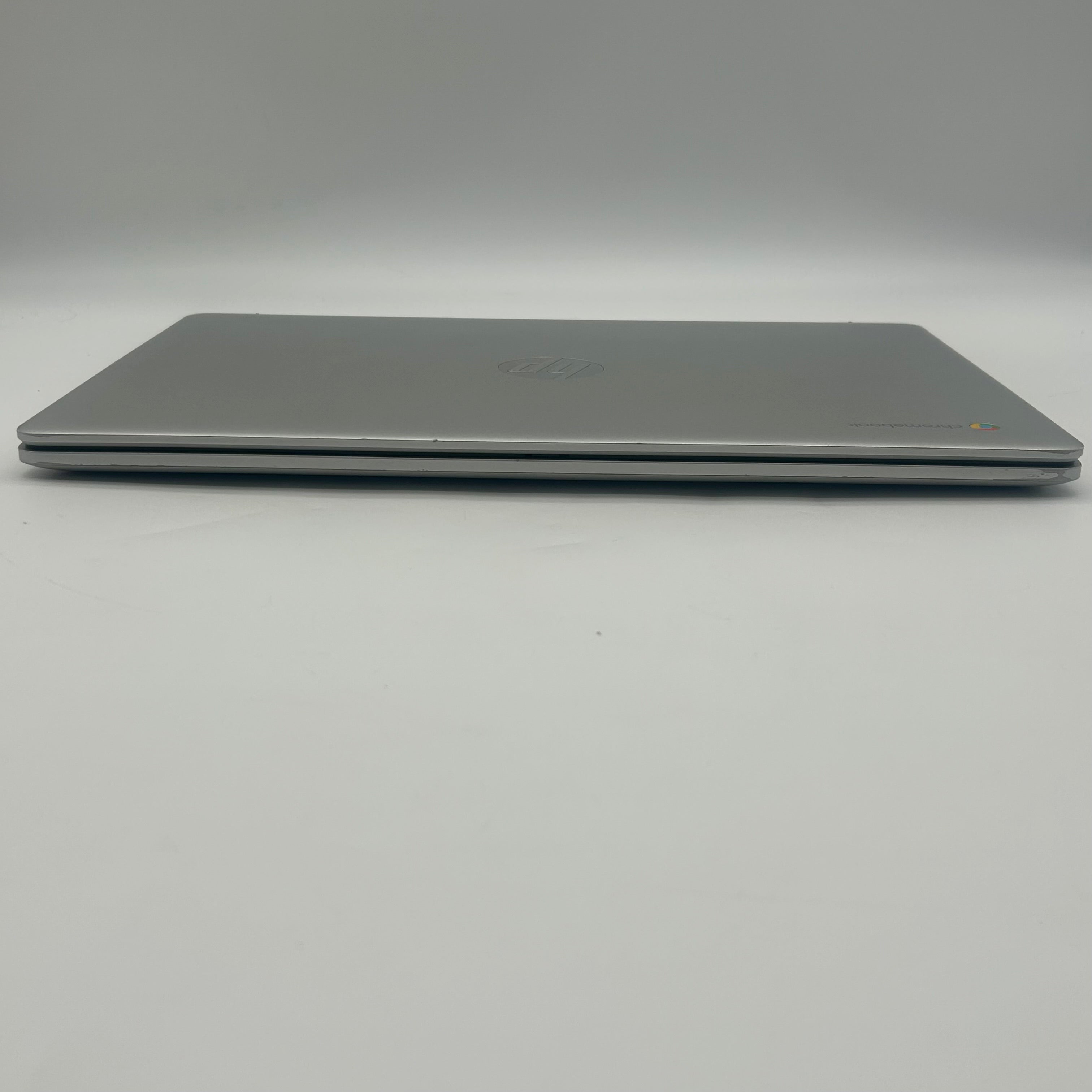 HP Chromebook 15a-nb0013dx - 15.6" Intel N200 3.2 GHz, 8GB RAM, 64GB w/ Charger