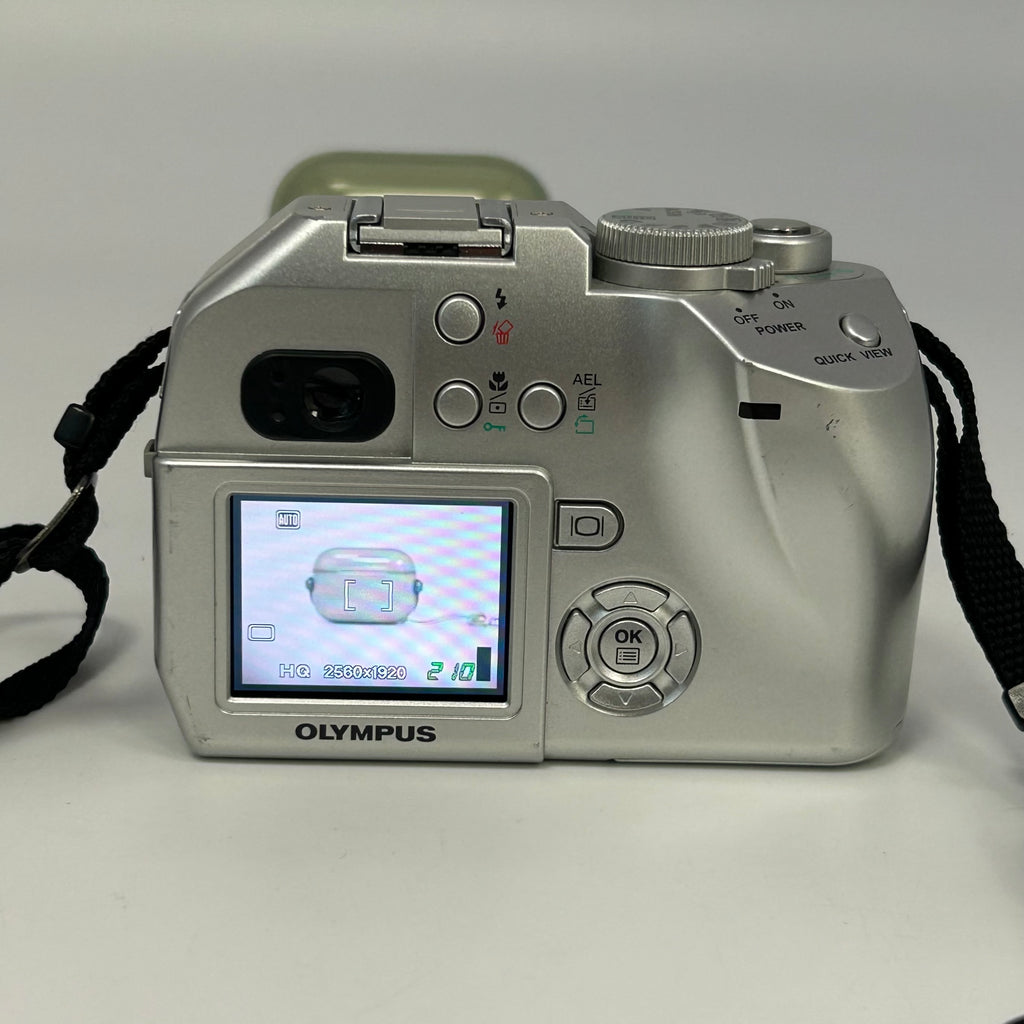 Olympus CAMEDIA C-5000 Zoom 5.0MP Digital Camera - Silver