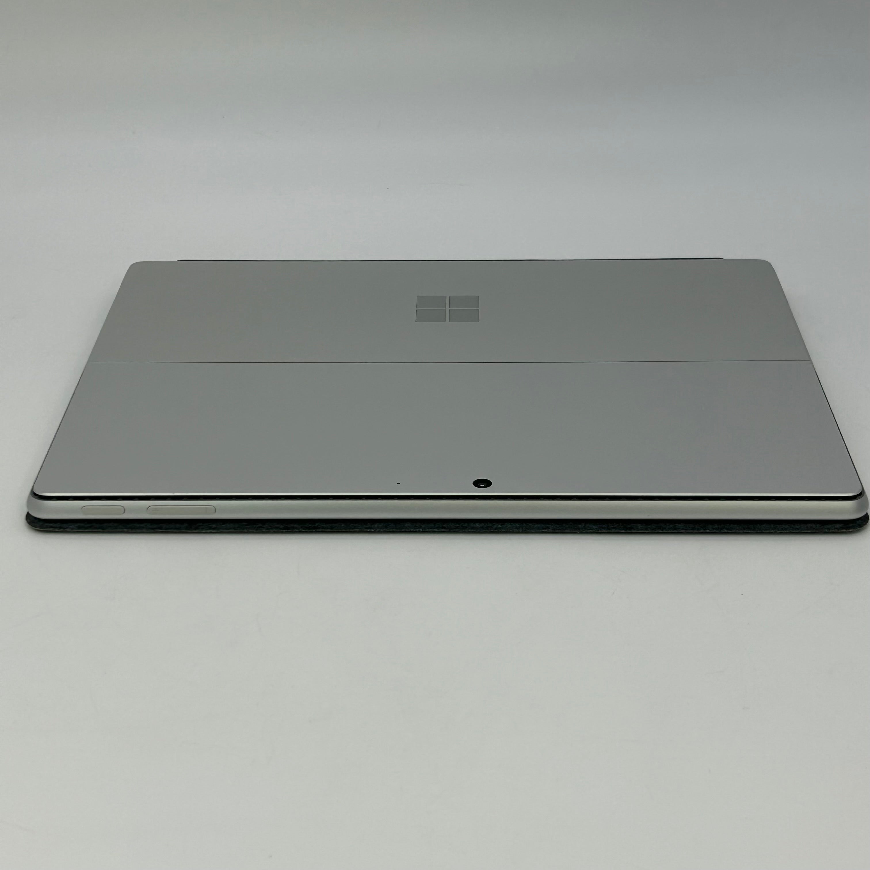 Microsoft Surface Pro 9 13-inch i5-1235U 8GB RAM 128GB SSD Silver w/ Keyboard