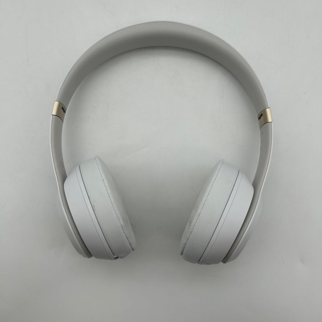 Beats Solo 4 Wireless Bluetooth Headphones - White w/ carrying case included