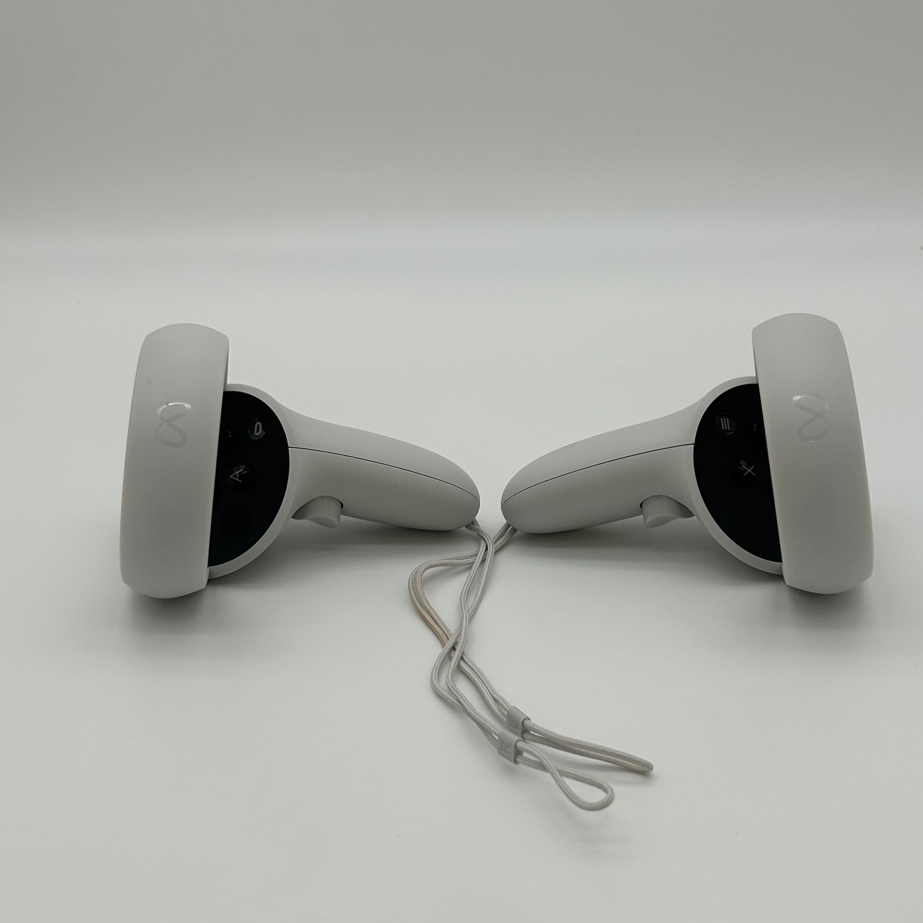 Meta Quest 2 128GB All-in-One VR Headset + Controllers + Original Box - White - Used With Box