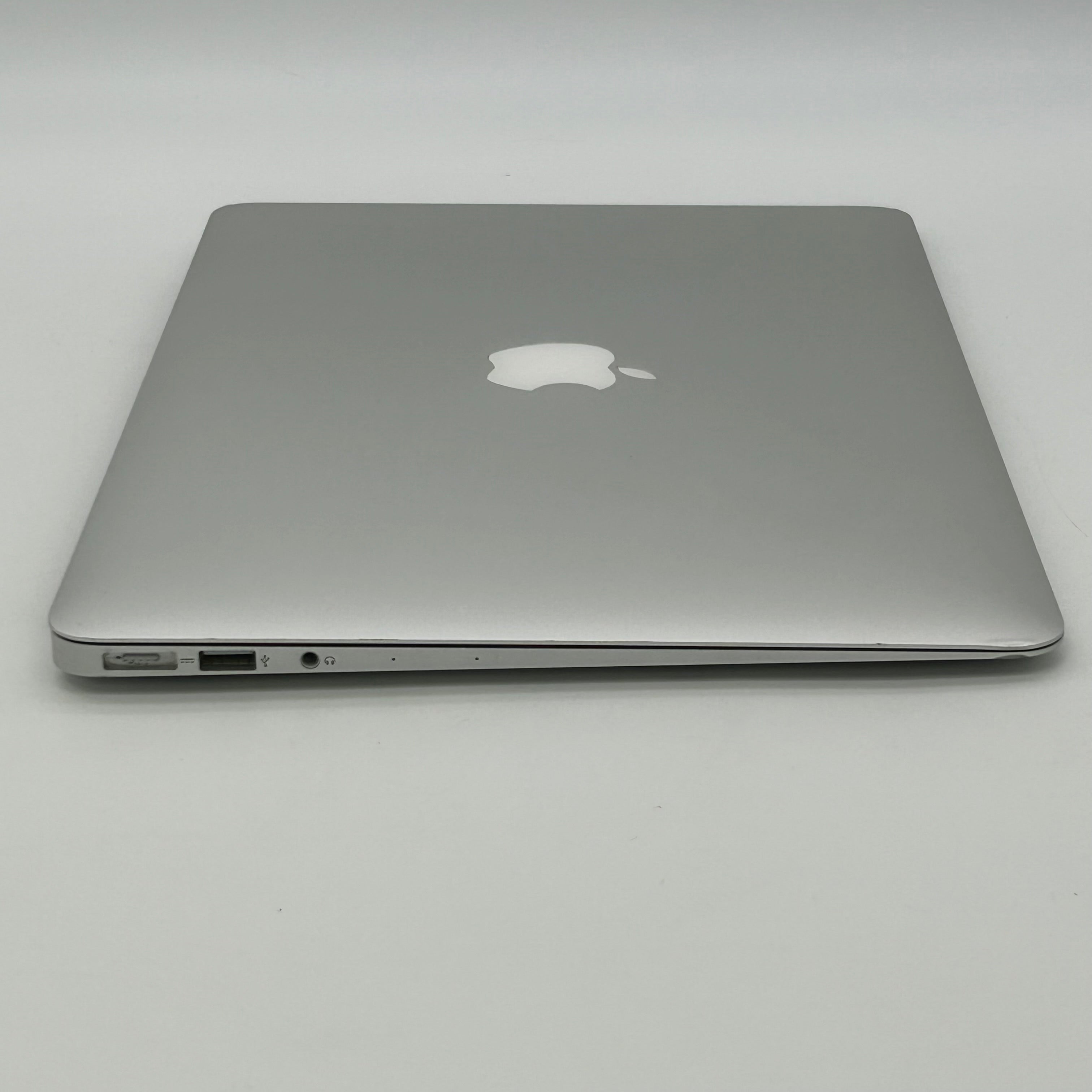 Apple MacBook Air 13 A1466 | 1.8GHz i5 | 8GB | 128GB | Only 31 Battery Cycles