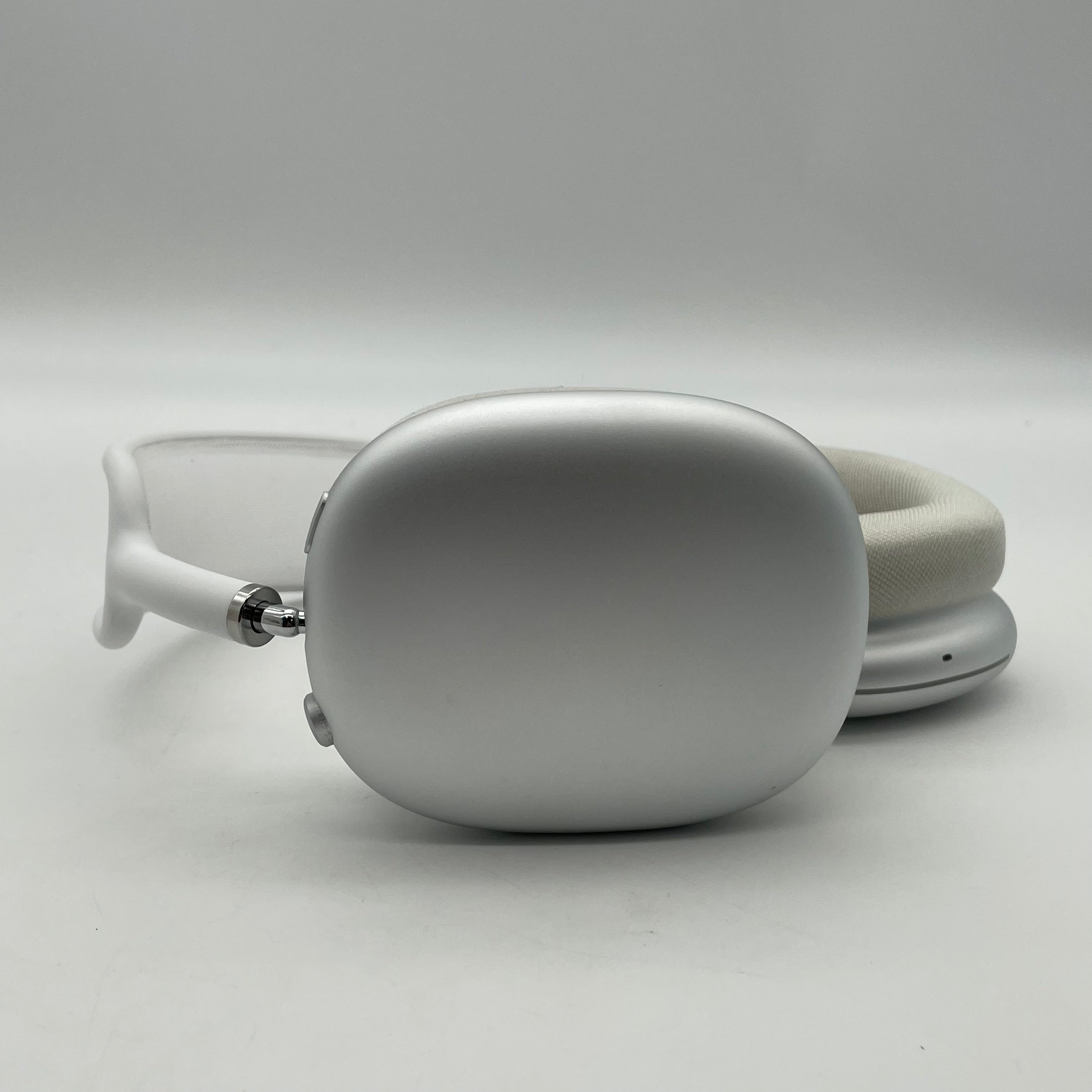 Apple AirPods Max A2096 (Lightning) w/ Smart Case and Retail Box