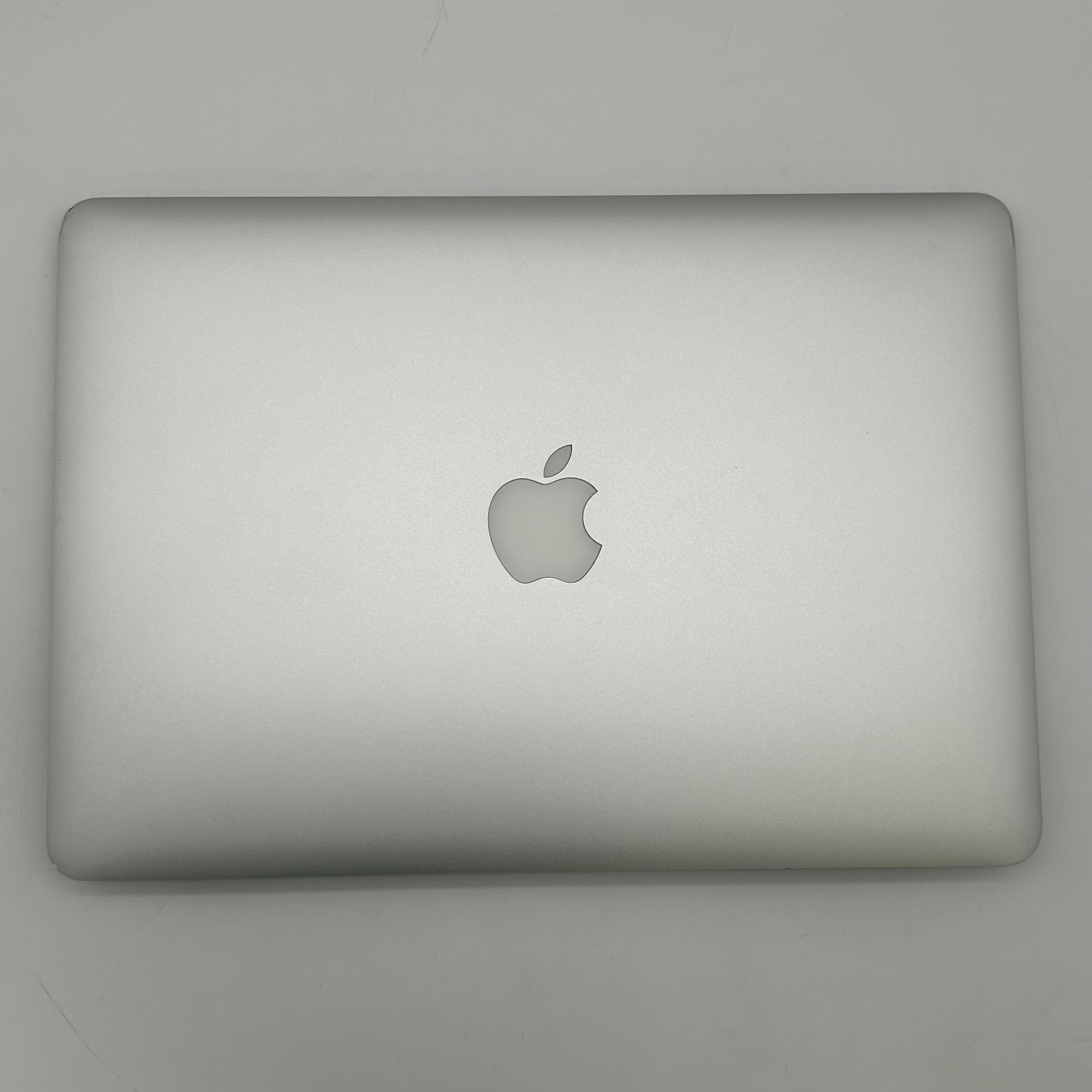 Apple MacBook Air 13 A1466 | 1.8GHz i5 | 8GB | 128GB | Only 31 Battery Cycles