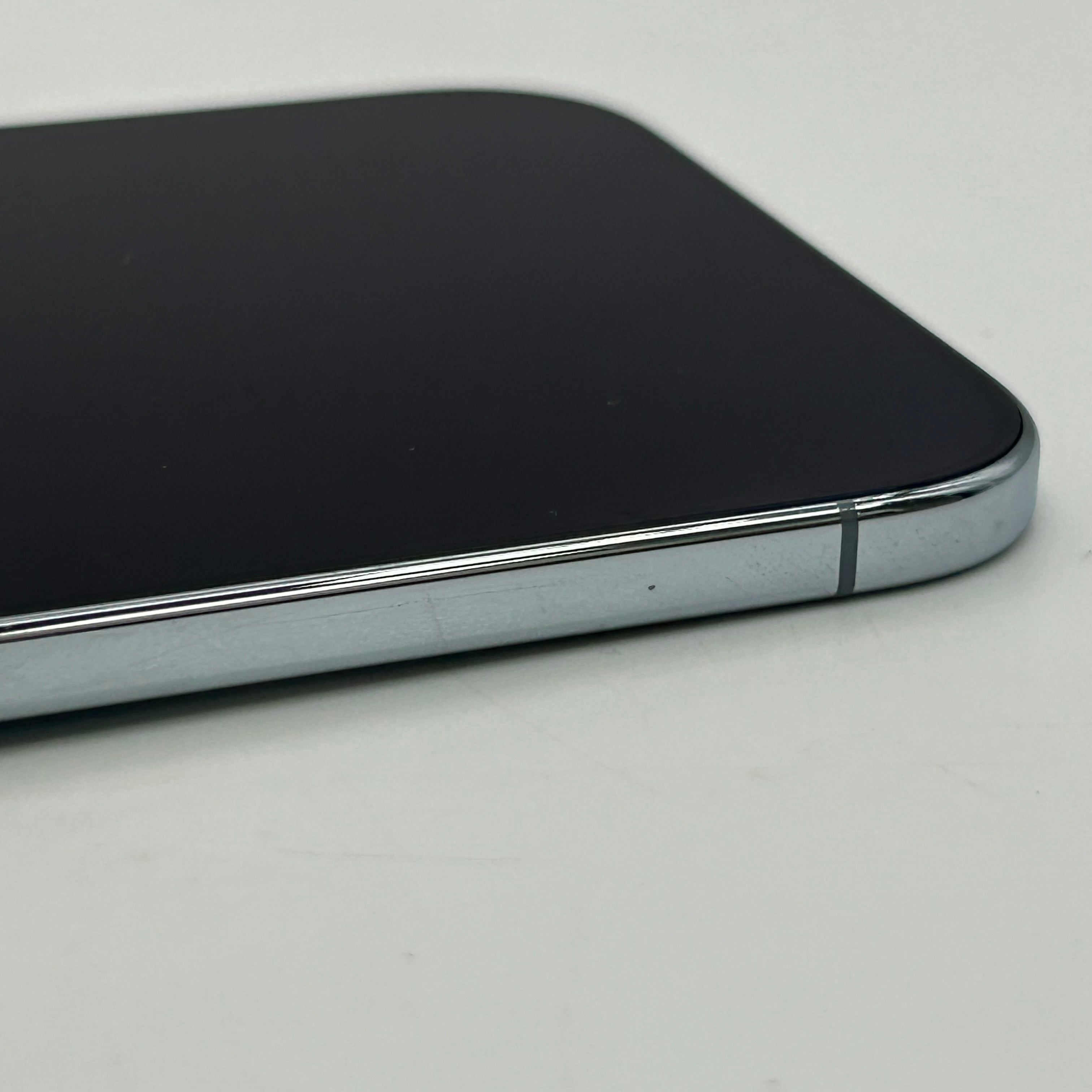 iPhone 17 Air White  256GB  Unlocked 100%BH Mint Condition