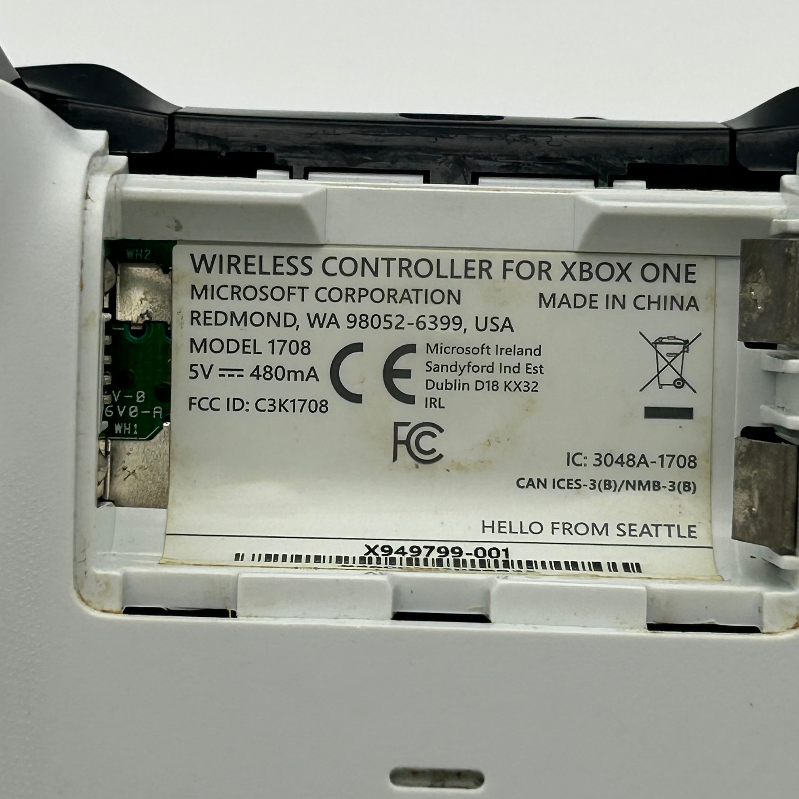 Microsoft Xbox One 1540 2015 500GB Black With Controller - Used