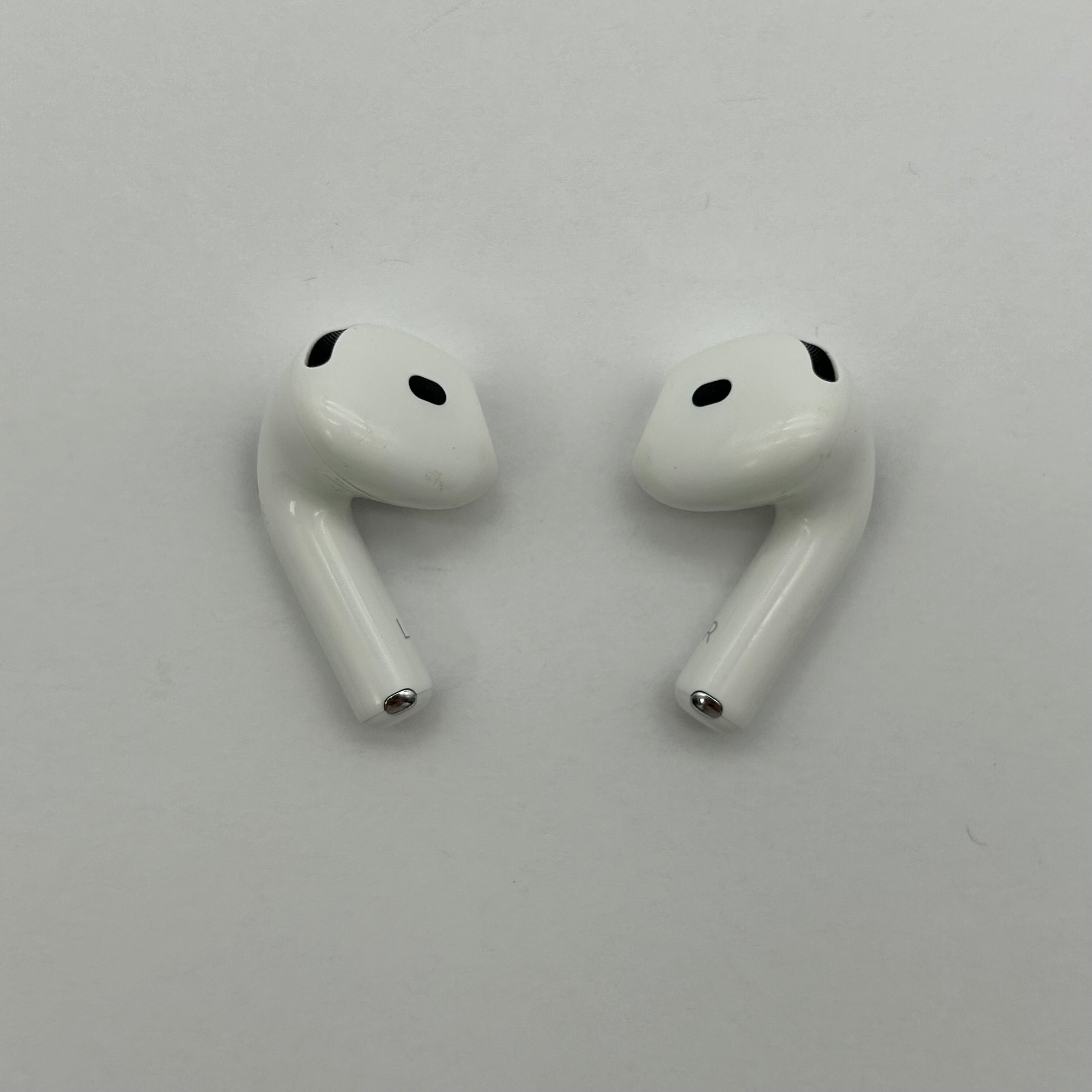 Apple AirPods (4th Gen) Complete Set A3058 A3050 A3053 - White Genuine tested Working Pair - Used