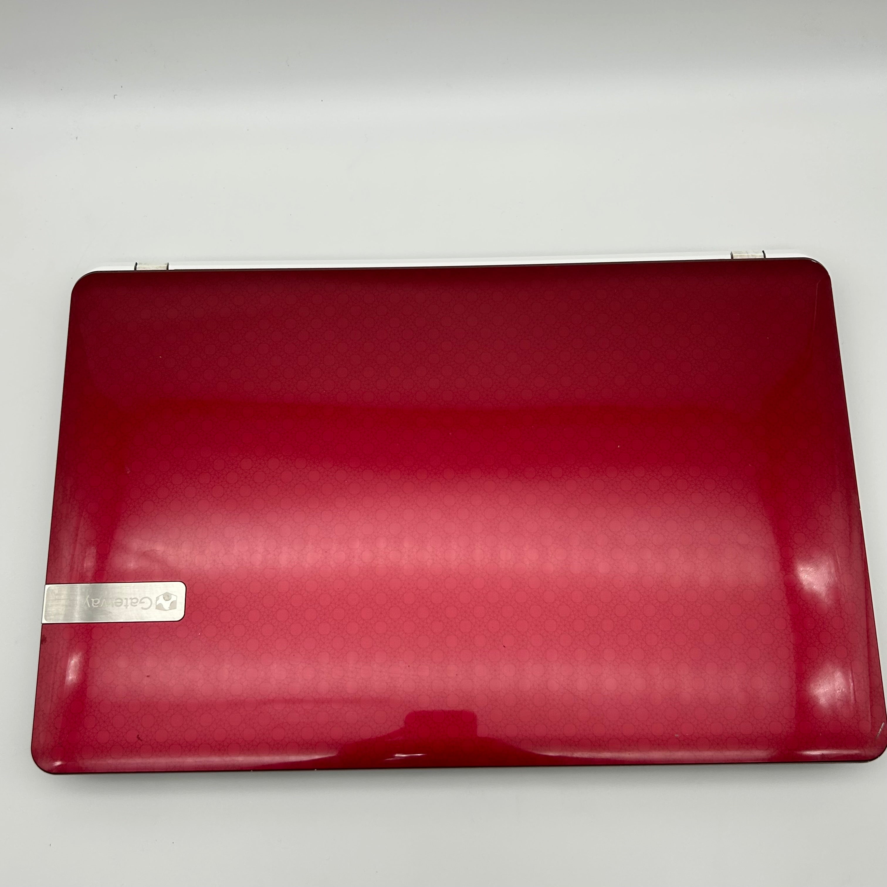 Gateway NV76R Laptop 17-inch Intel Pentium 6GB RAM 700GB HDD Red Used