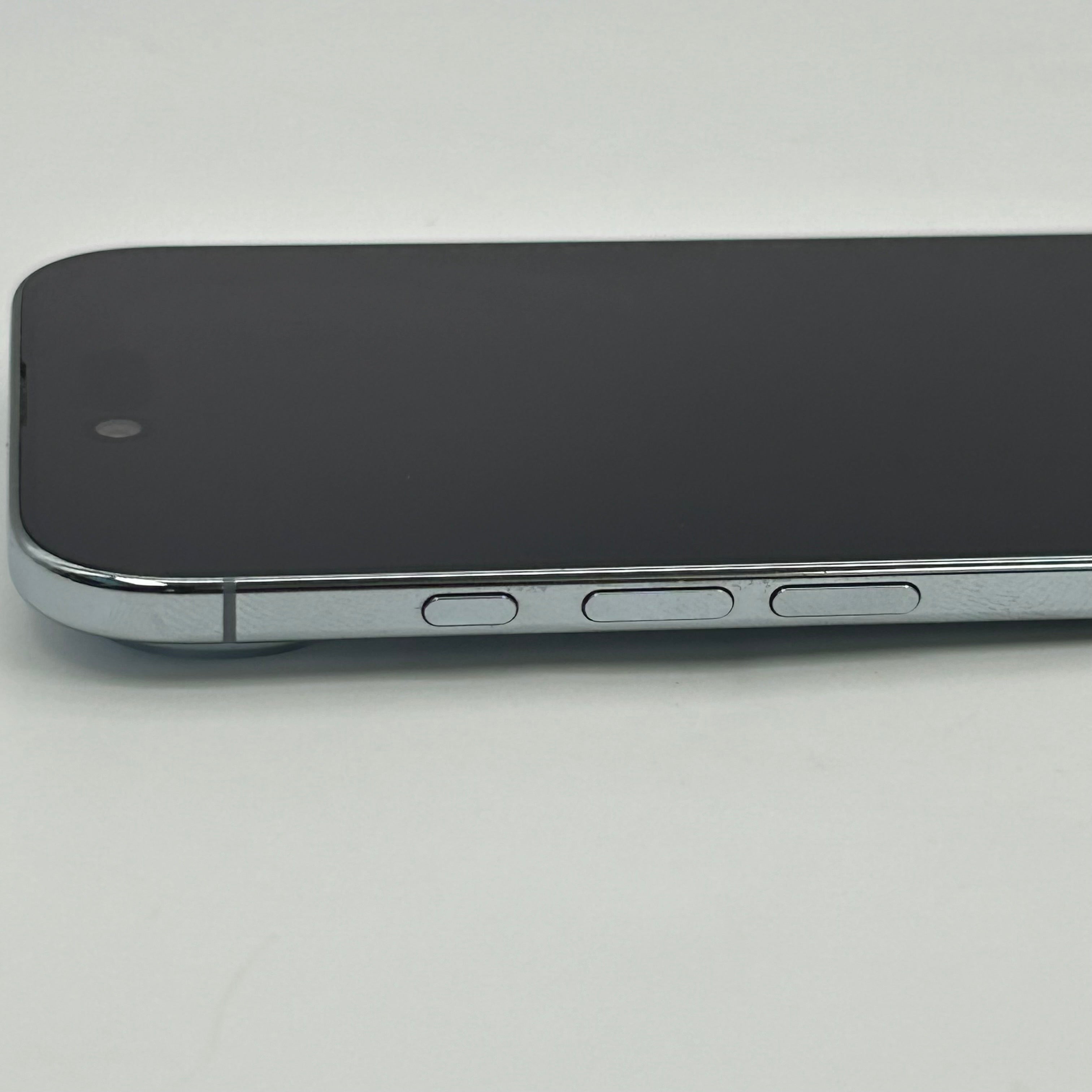 iPhone 17 Air White  256GB  Unlocked 100%BH Mint Condition