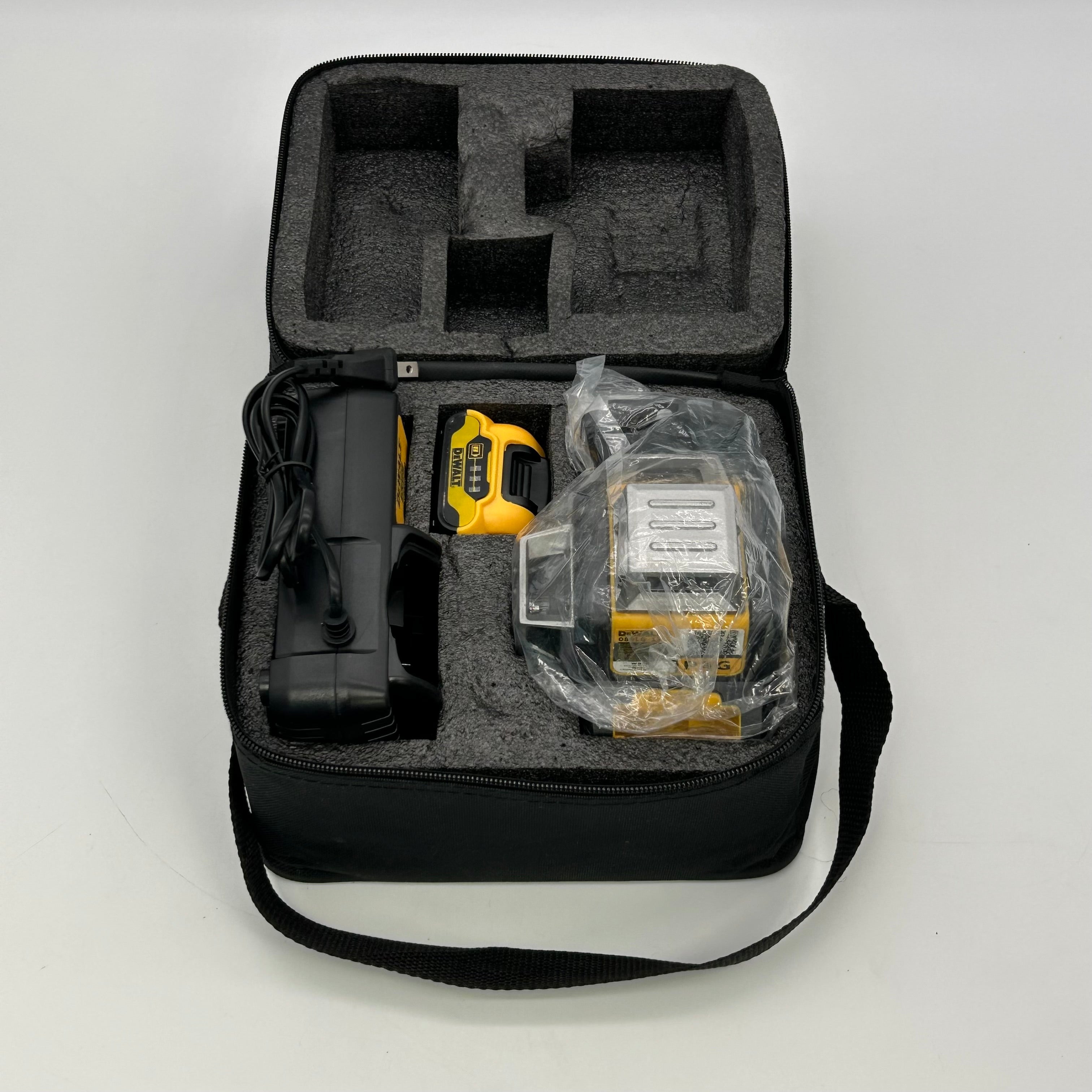 DeWALT DW089LG 12V 3x360 Green Line Laser Level Kit w/ Battery & Charger