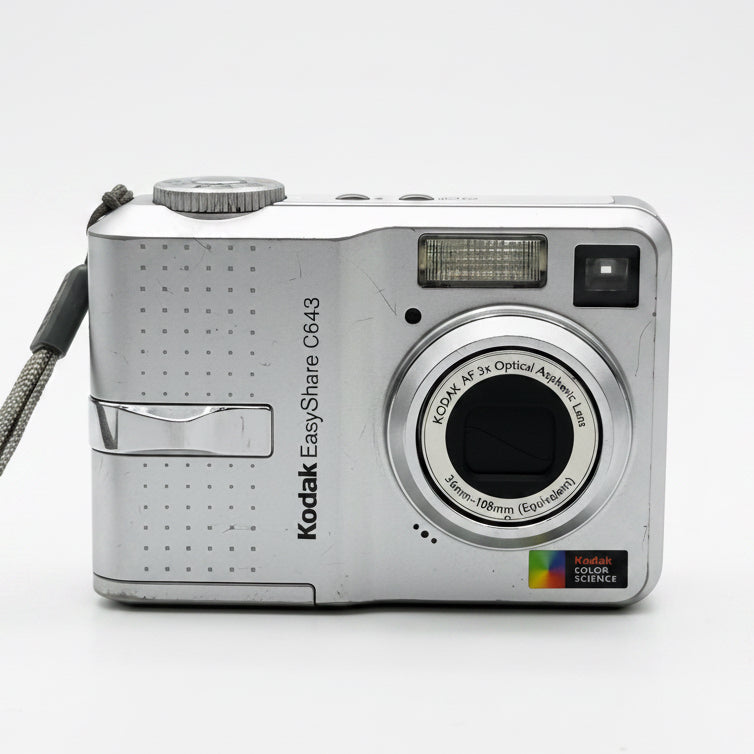Kodak EasyShare C643 6.1MP Compact Digital Camera Silver - Tested Works w/ Case