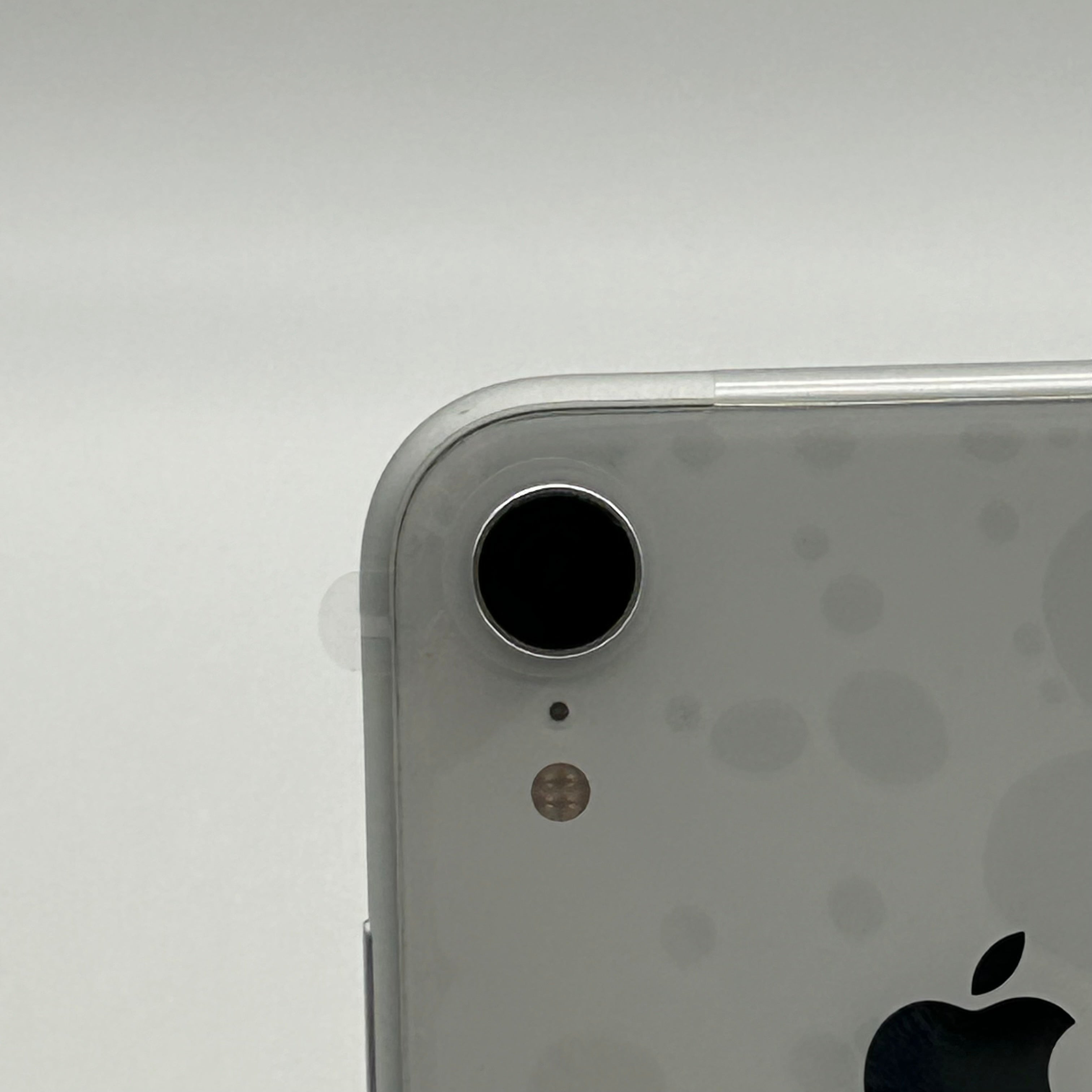 Unlocked Apple iPhone XR 64GB White Cellular A1984 - Parts Only