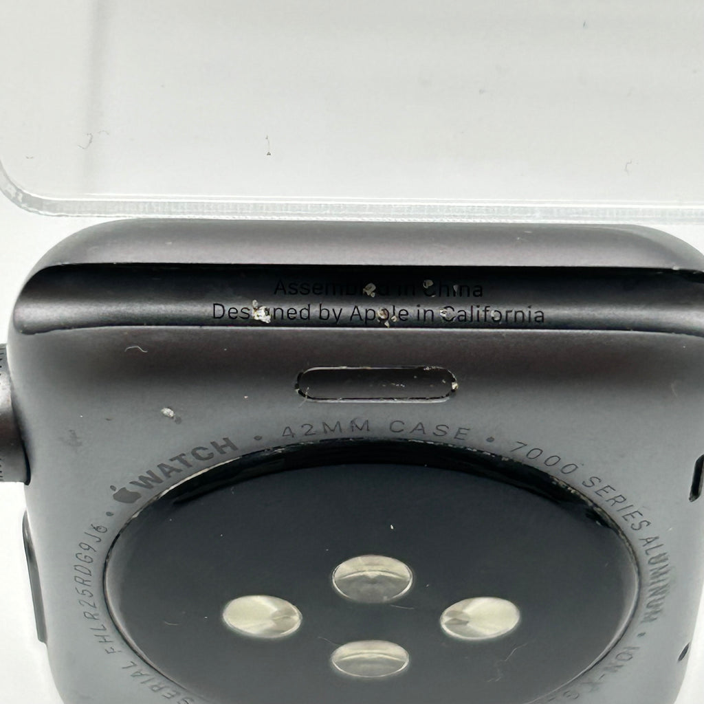 GPS Only Apple Watch 7000 Series 42MM - MJ3T2LL/A - Space Gray - Aluminum - Used