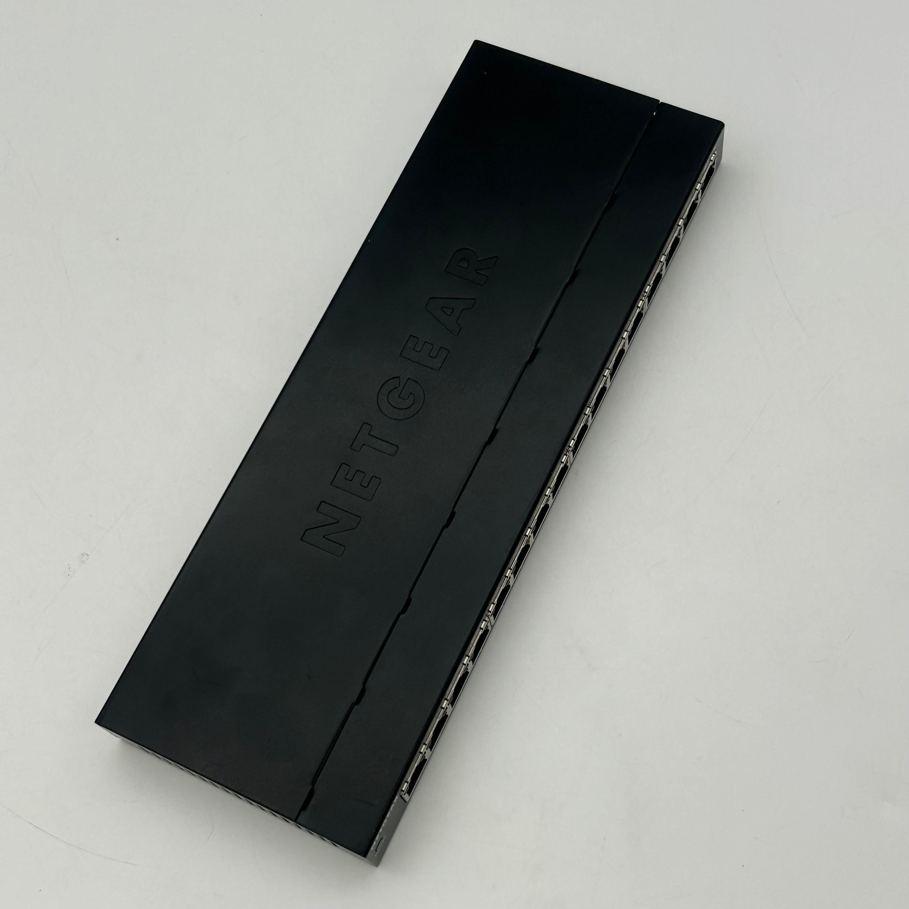 NETGEAR 16-Port Gigabit Ethernet Unmanaged Switch GS316