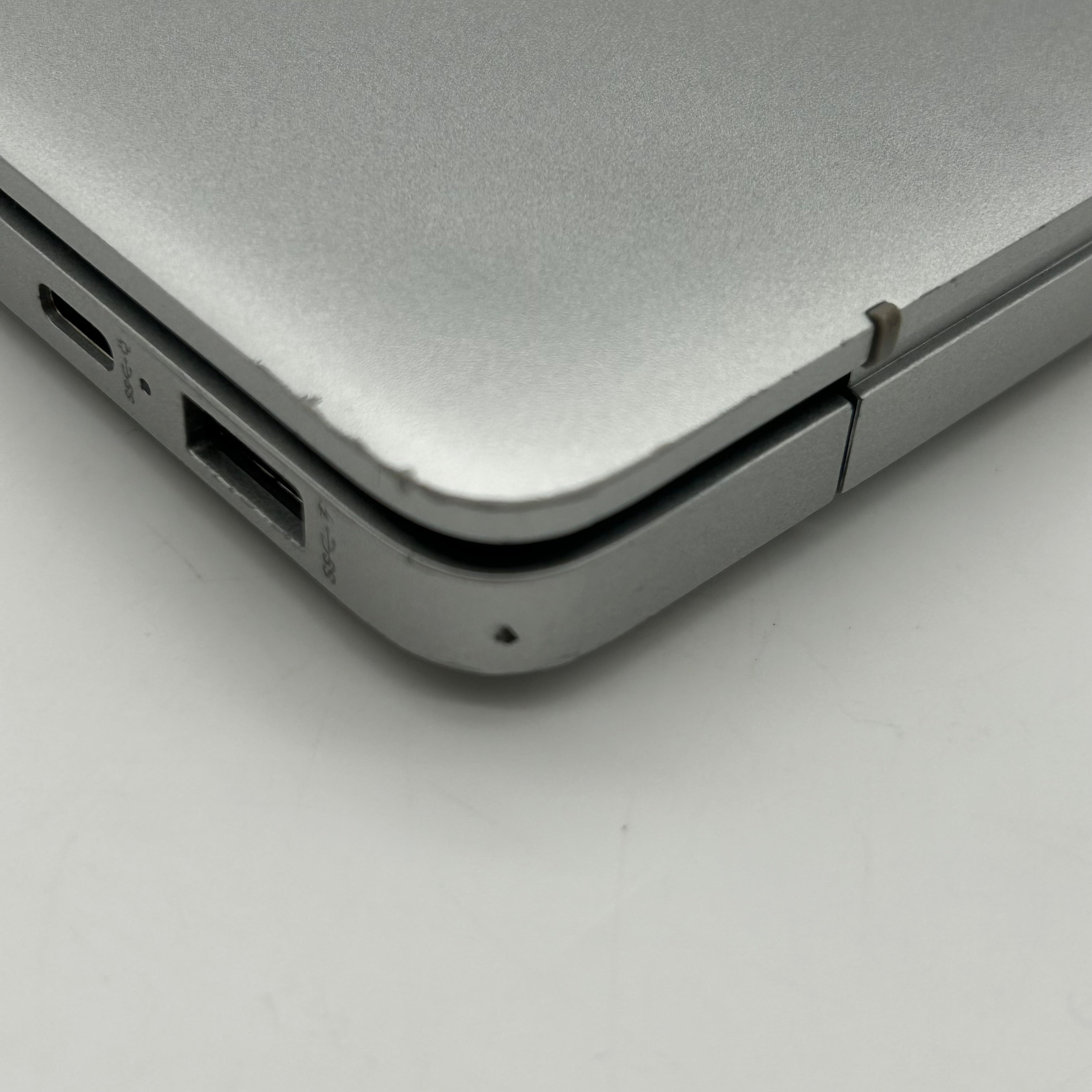 HP Chromebook 15a-nb0013dx - 15.6" Intel N200 3.2 GHz, 8GB RAM, 64GB w/ Charger