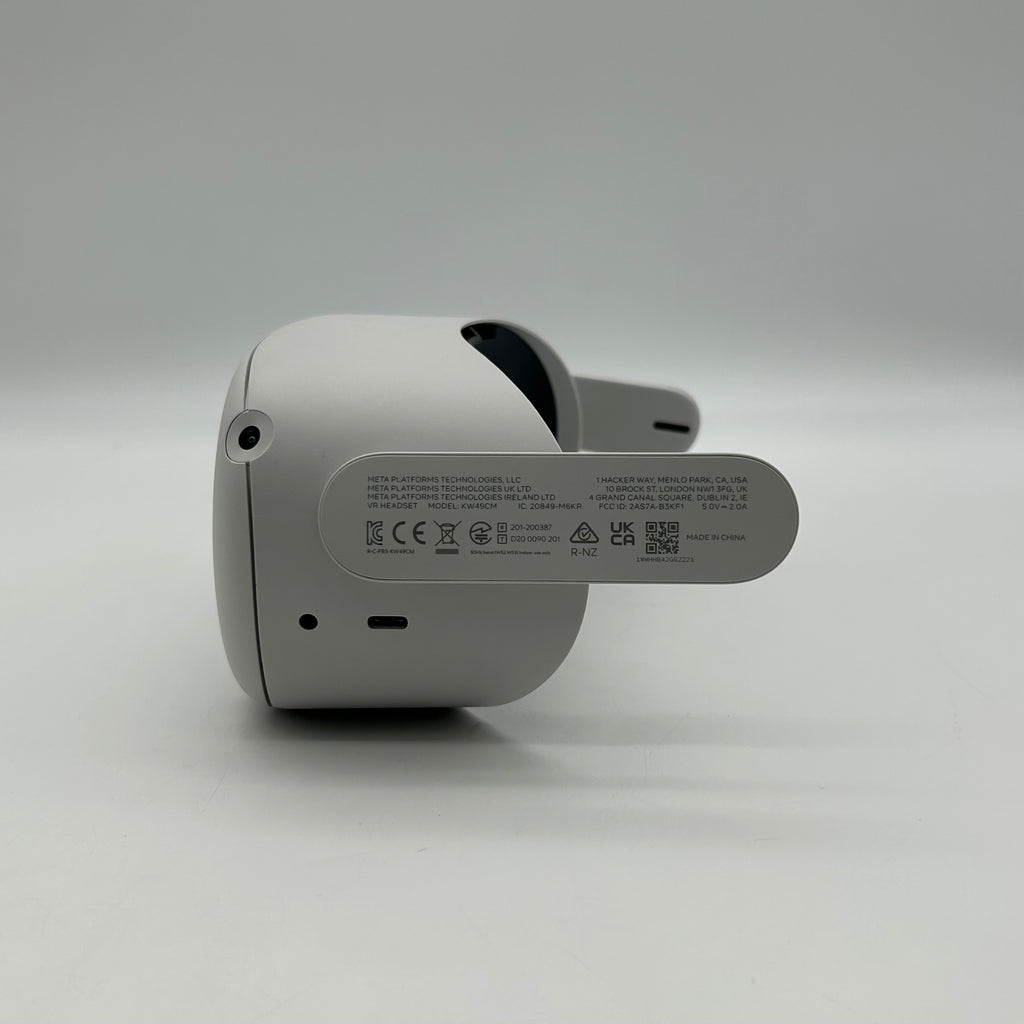 Meta Oculus Quest 2 Advanced All-In-One VR Headset - White - 64GB