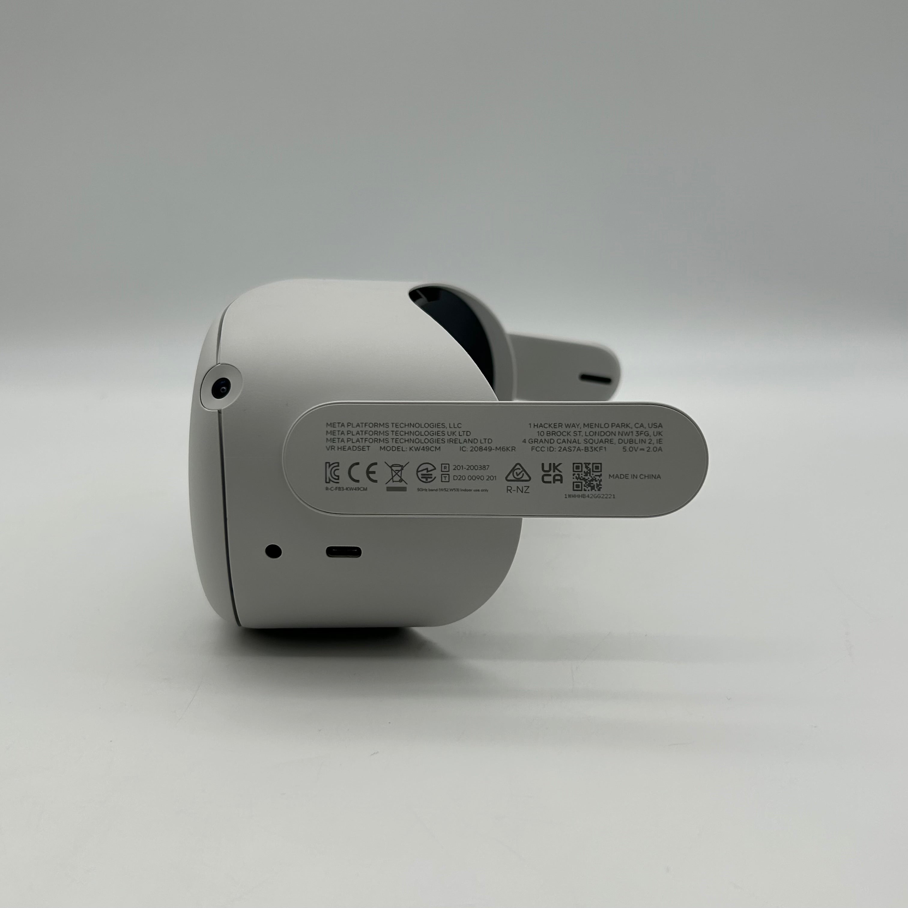 Meta Oculus Quest 2 Advanced All-In-One VR Headset - White - 64GB