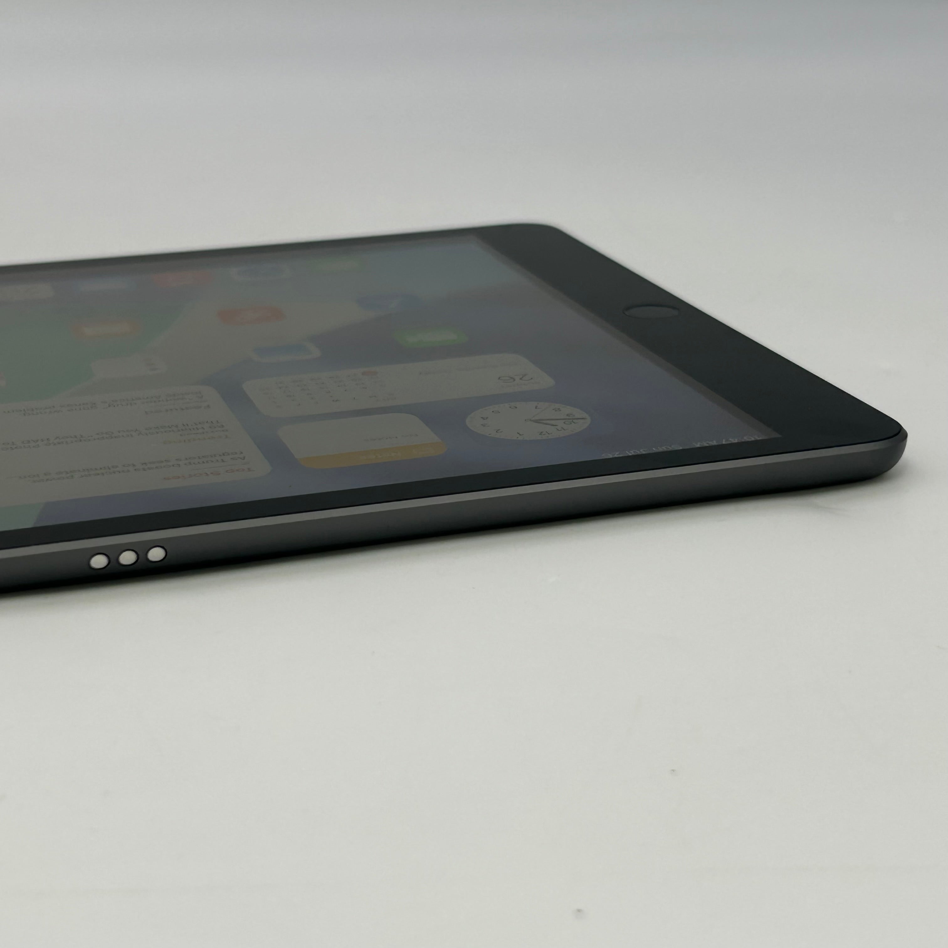 Apple iPad (9th Generation) A2602 64 GB, Wi-Fi, 10.2 in - Space Gray