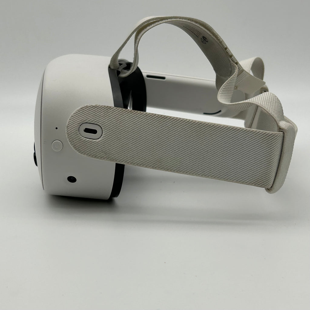 Meta Quest 3S 128GB Standalone All-in-One VR Headset P97 - Used