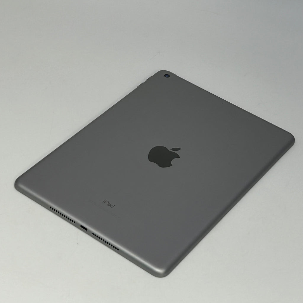 Apple ipad A1822 (MP2F2LL/A) 5th Gen. 32GB A1822 Wi-Fi 9.7" Silver
