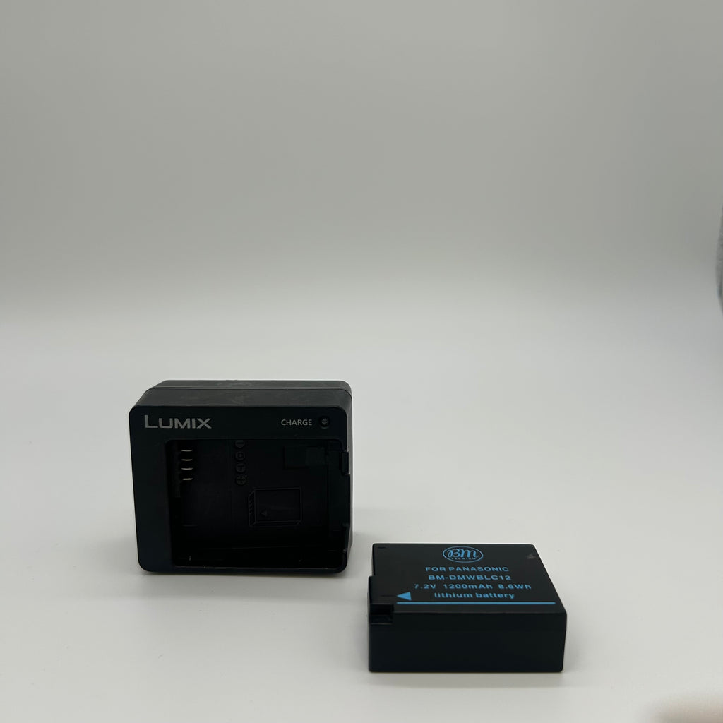 Panasonic Lumix DMC-G7 Digital Camera Black Body Only with 2 Batteries - For Parts/Repairs Only