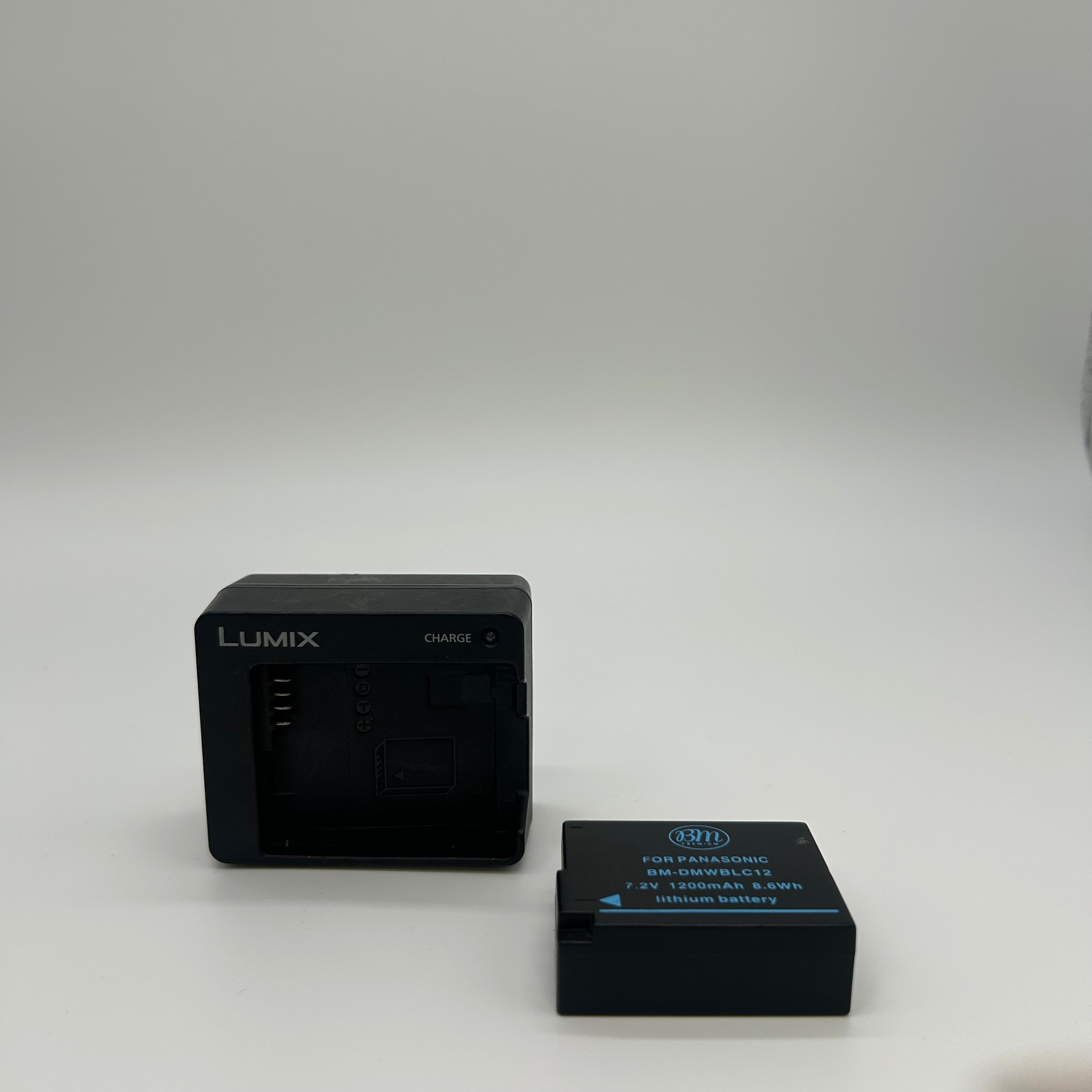 Panasonic Lumix DMC-G7 Digital Camera Black Body Only with 2 Batteries - For Parts/Repairs Only