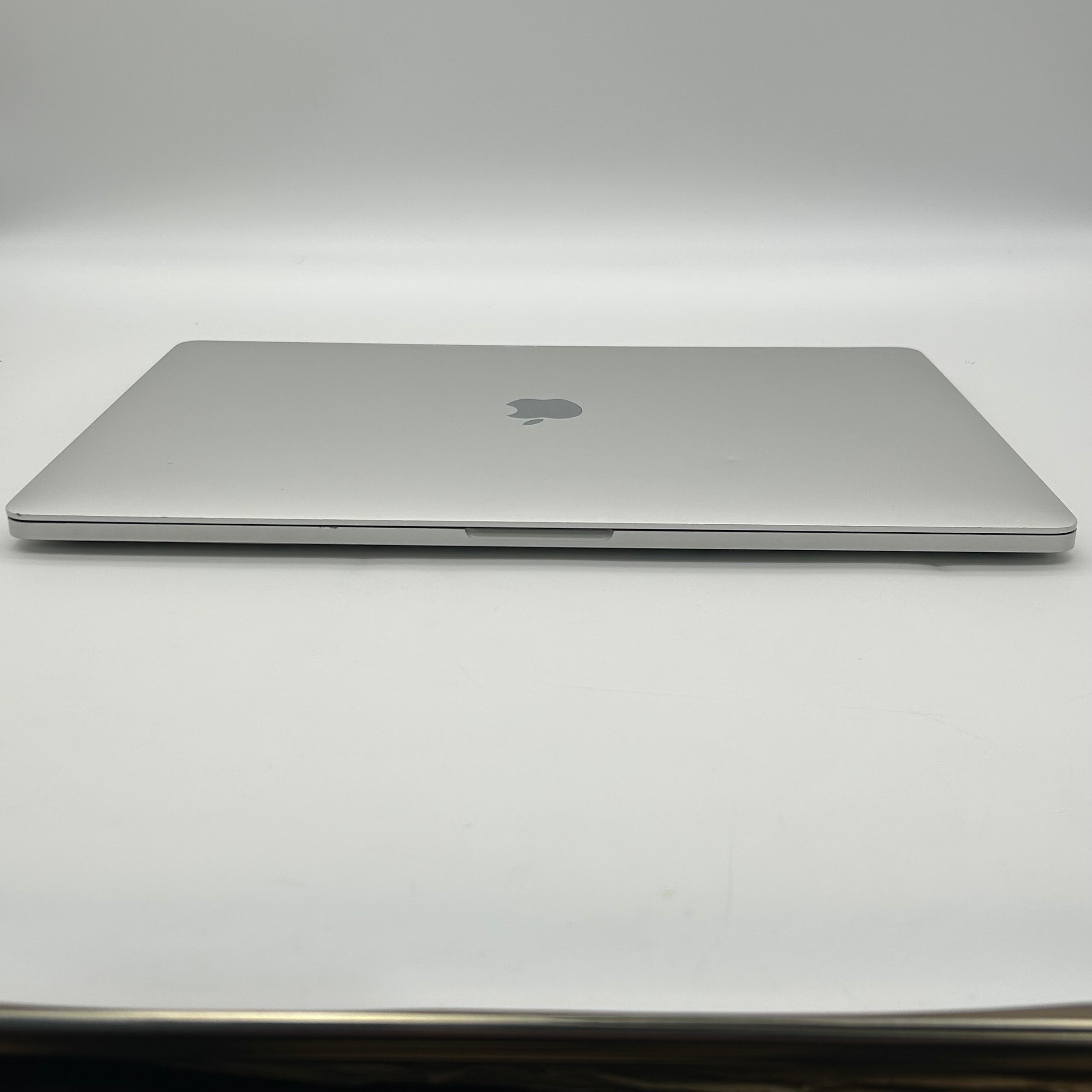 2020 Apple MacBook Pro 16" A2141 Core i7 16GB RAM 512GB SSD - *READ*