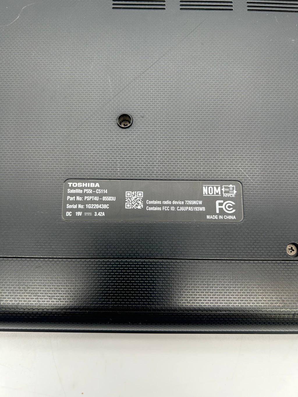 Toshiba Satellite P55t-C5114 15.6-inch Core i5 8GB RAM 1TB HDD GeForce 930M Touchscreen Laptop