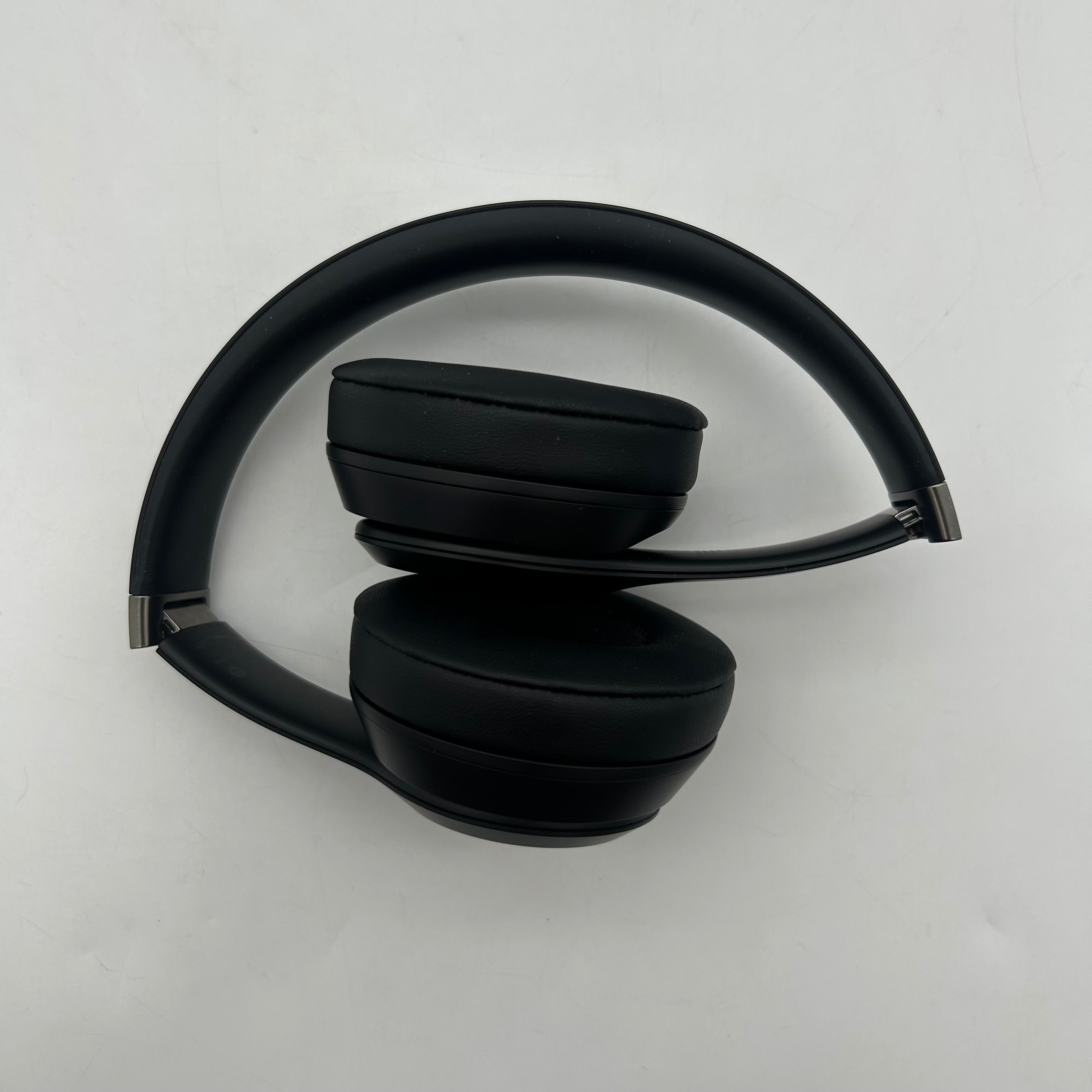 Beats Solo 4 Wireless Bluetooth Headphones - Black w/ Box included