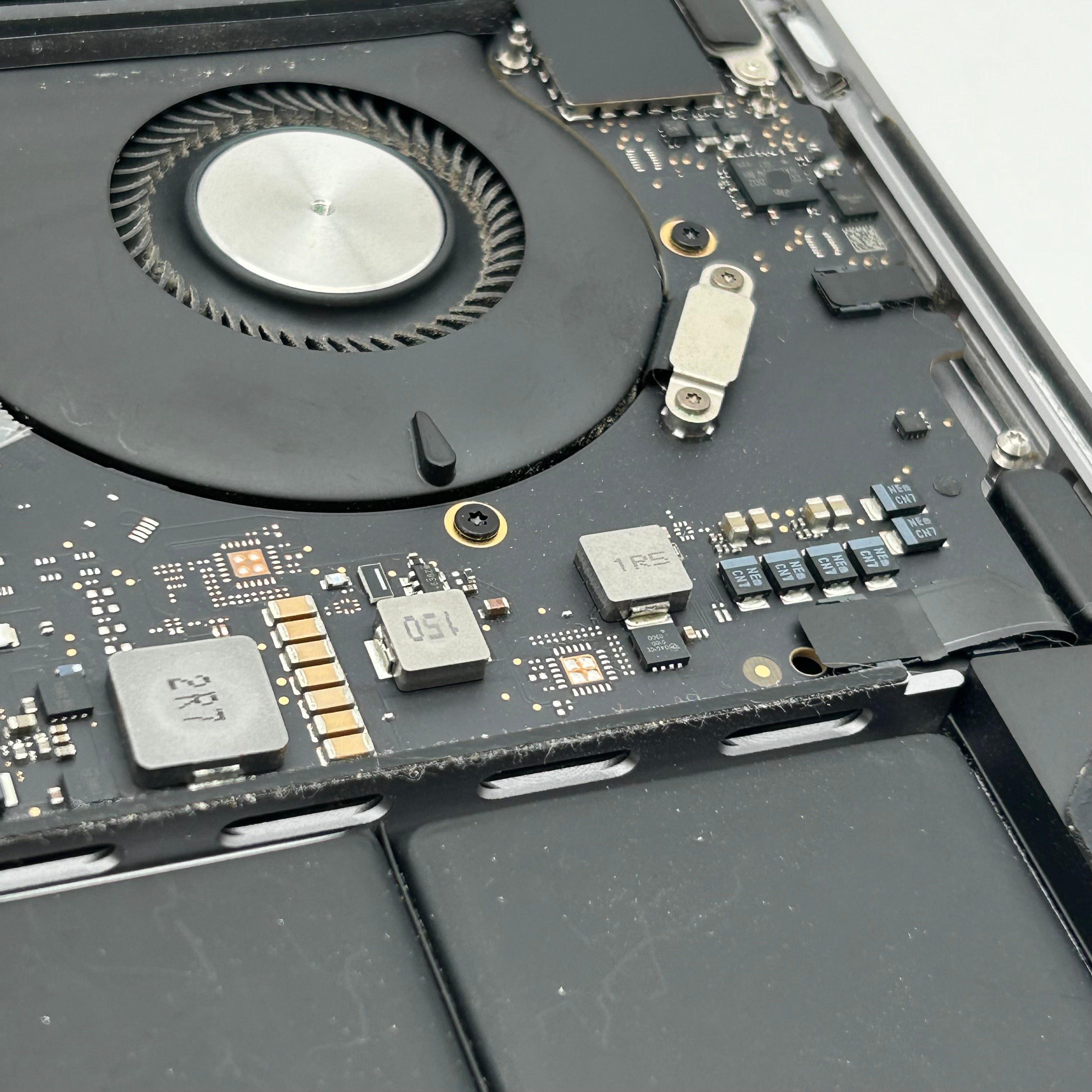 Apple MacBook Pro 13" A1989 i5 2.4GHz 8GB 256GB Logic Board Space Gray