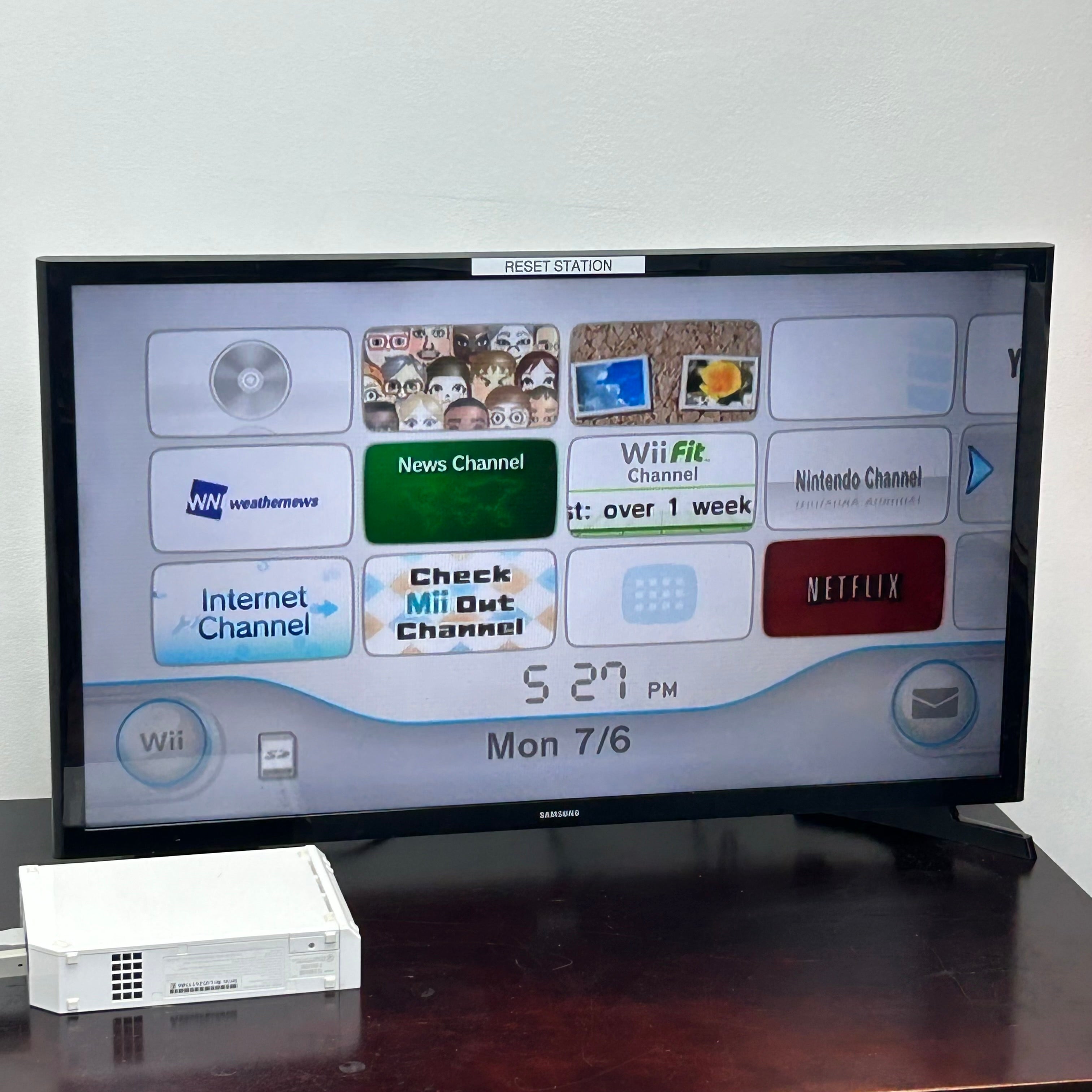 Nintendo Wii (RVL-001) 2006 Console Only