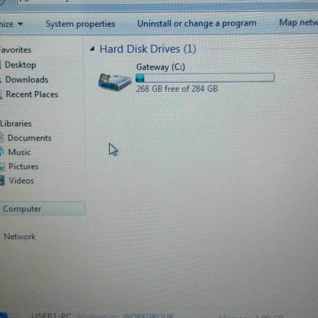 Gateway ZE7 Laptop Intel Atom 1GB RAM 320GB - *READ*