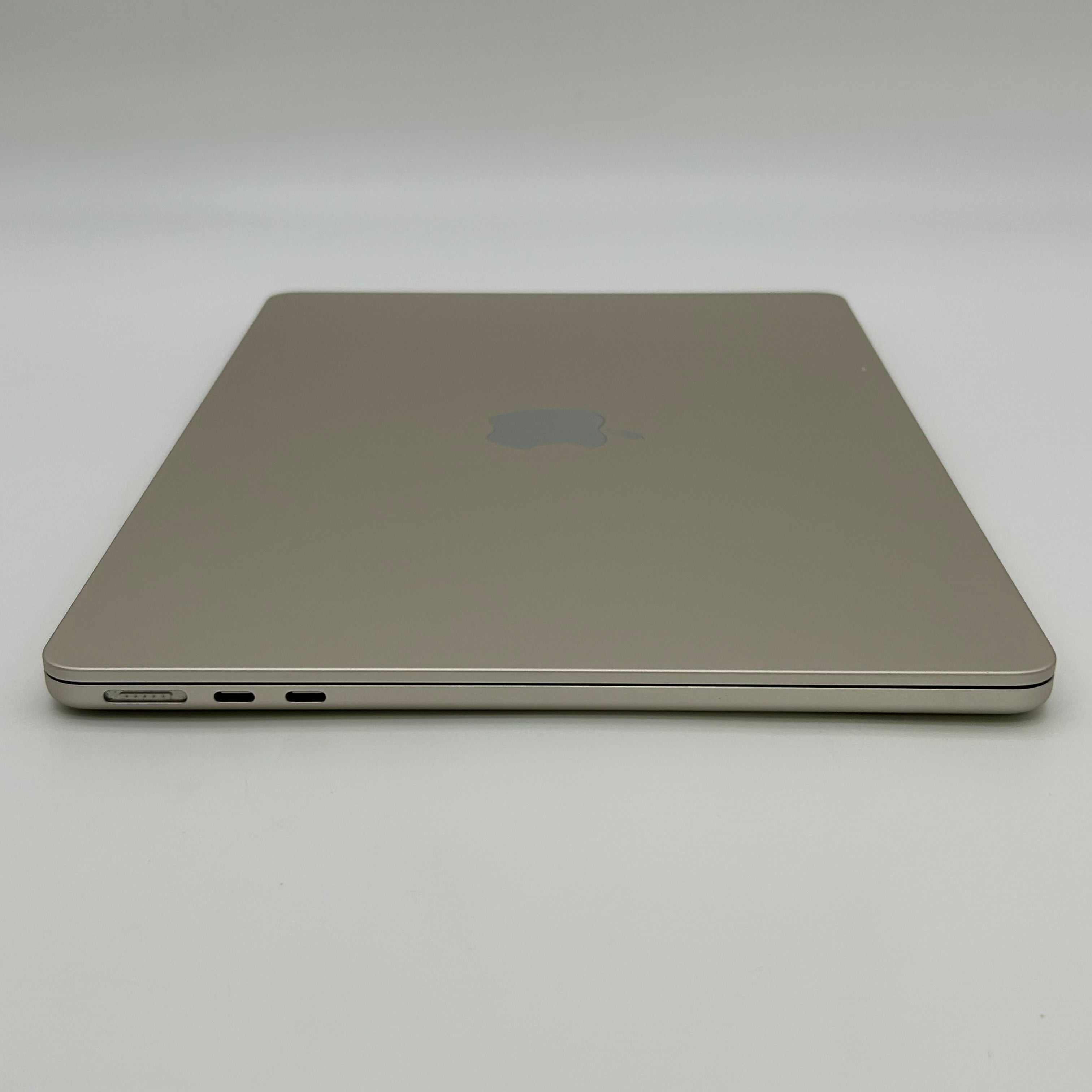 Apple MacBook Air 13.6" M2 8C GPU 3.5GHz 8GB RAM 256GB SSD A2681 - Starlight - Includes Front, Back, and Keyboard Case - Used
