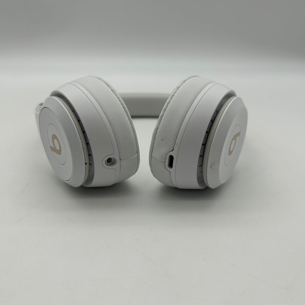 Beats Solo 4 Wireless Bluetooth Headphones - White w/ carrying case included