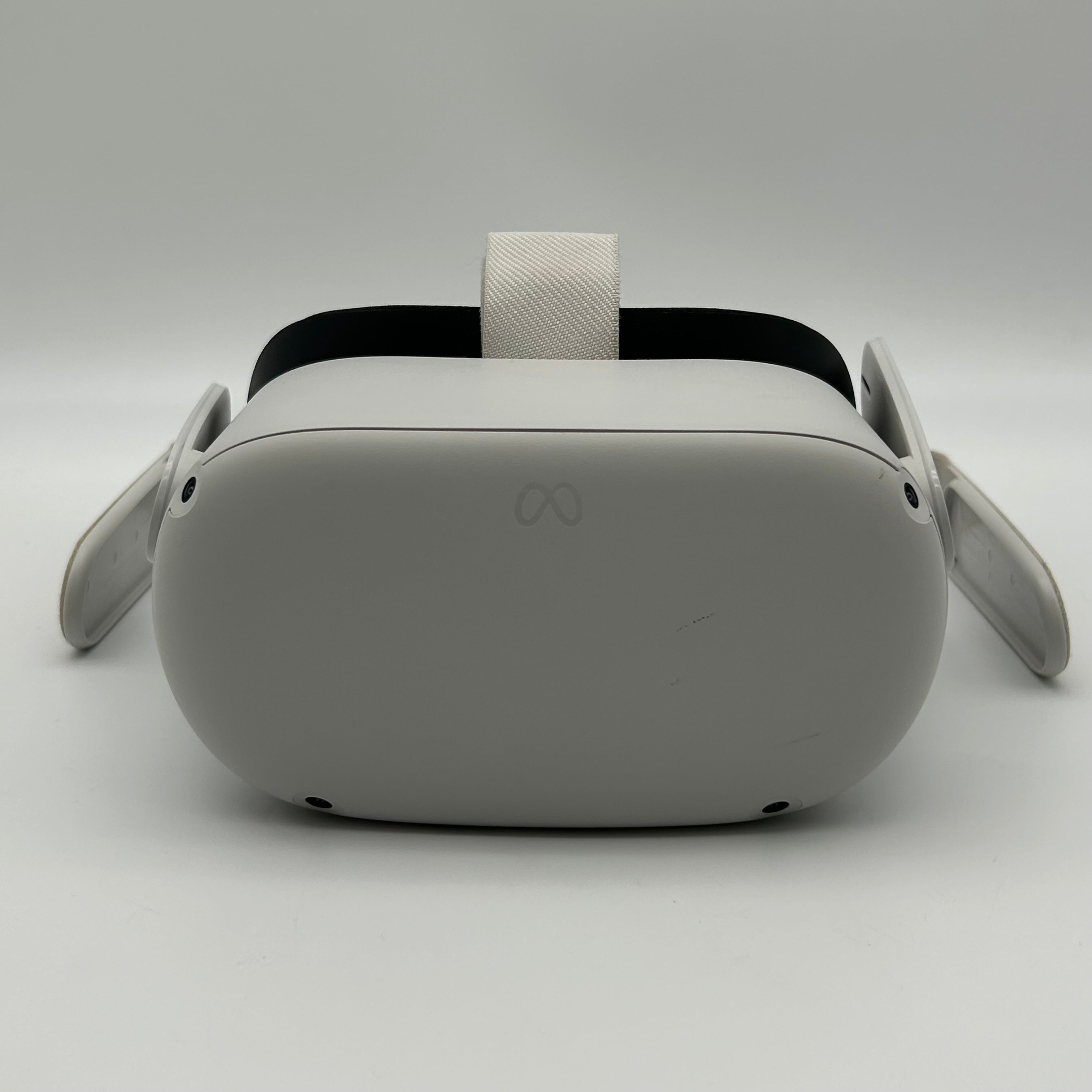 Meta Quest 2 128GB Standalone All-in-One VR Headset KW49CM - Used - White