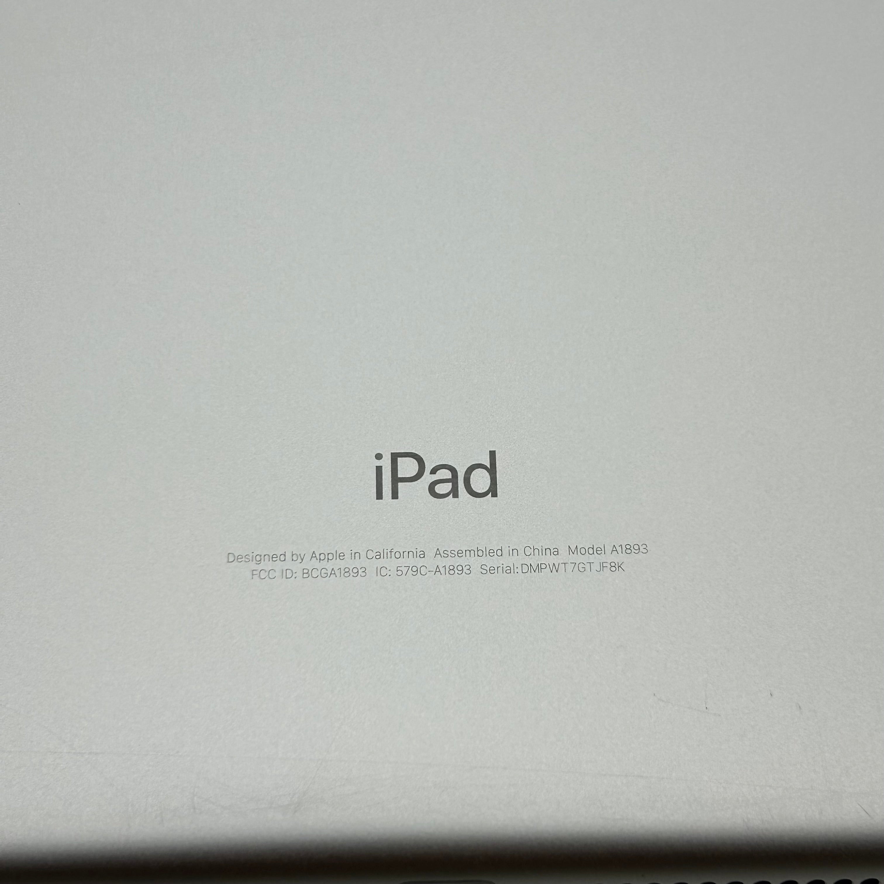 Apple iPad (6th Generation) A1893 32 GB, Wi-Fi, 9.7 in - Silver | MR7G2LL/A