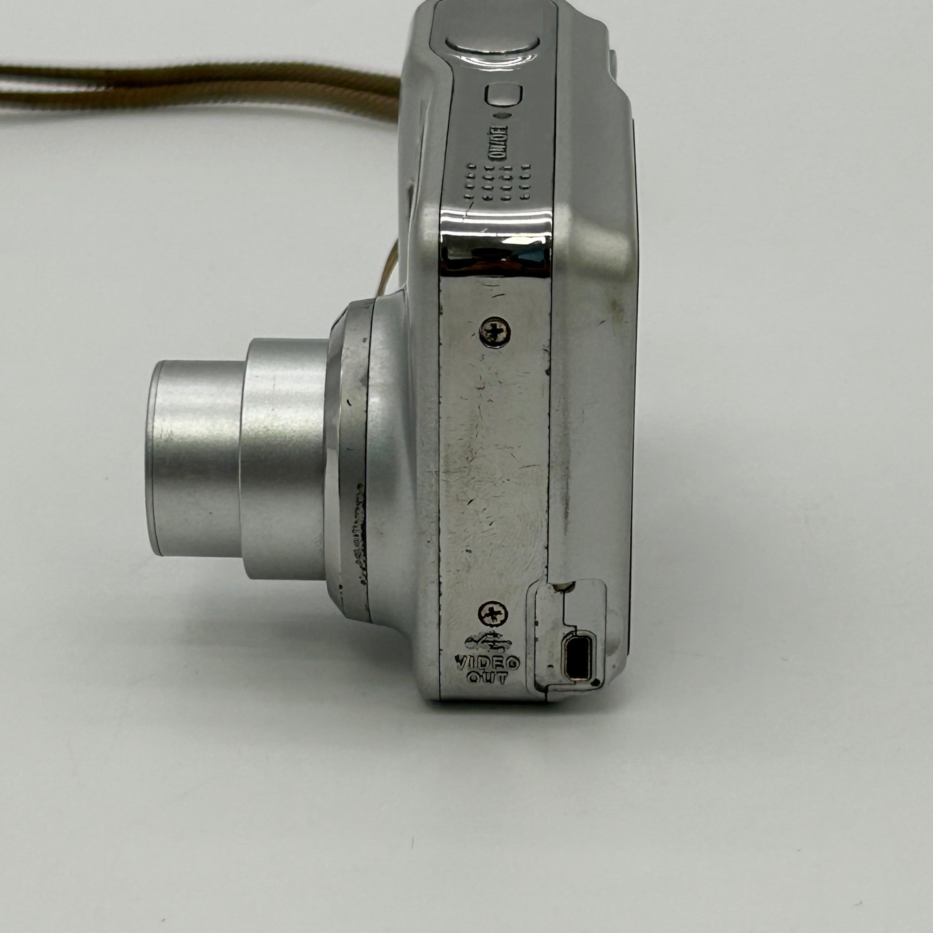 Nikon Coolpix L4 Digital Camera Untested