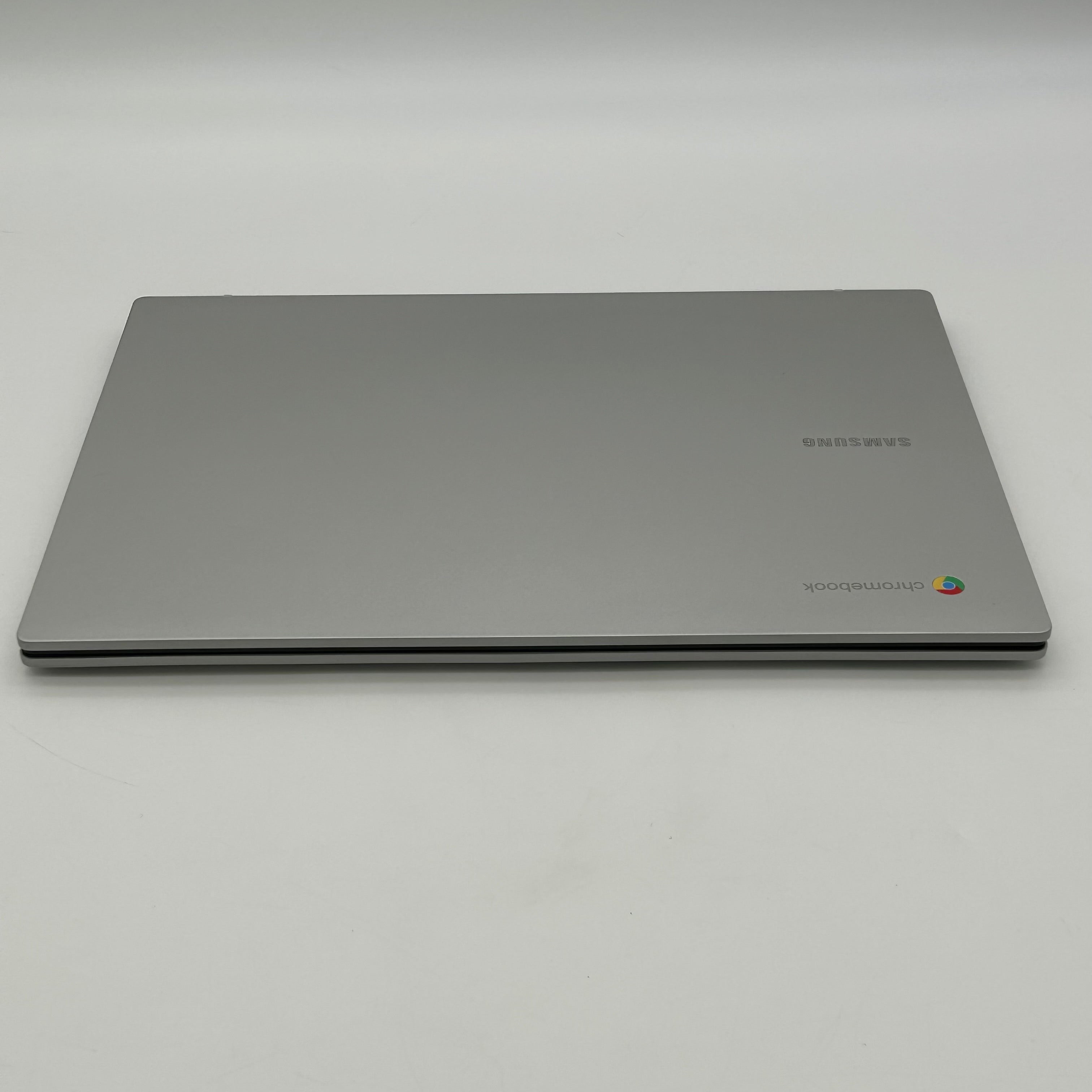 Samsung Galaxy Chromebook Go 14" 32GB 4GB | 100% Battery Health | W/ Charger