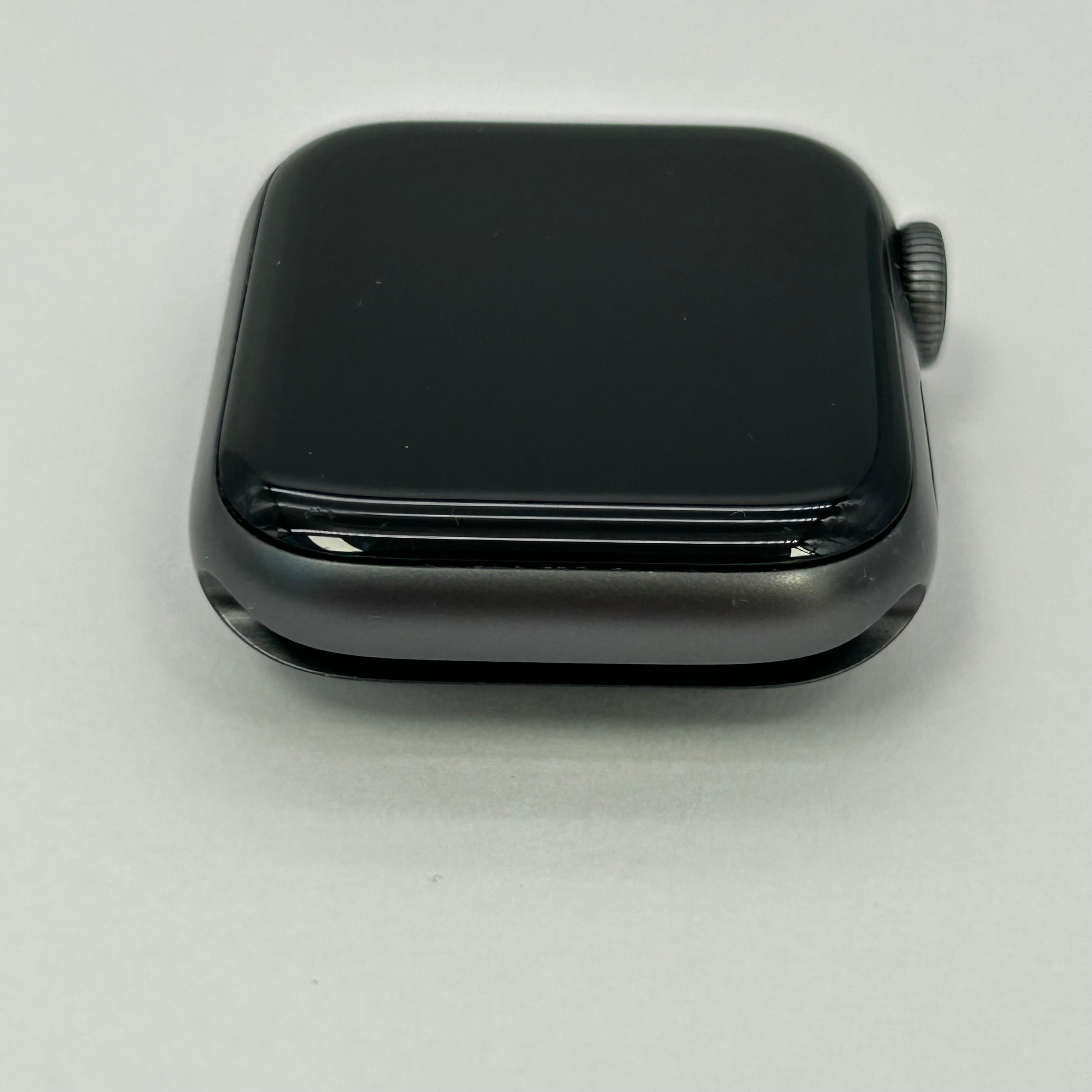 Apple Watch Series 4 40 mm Space Gray A1977 GPS Only 72%