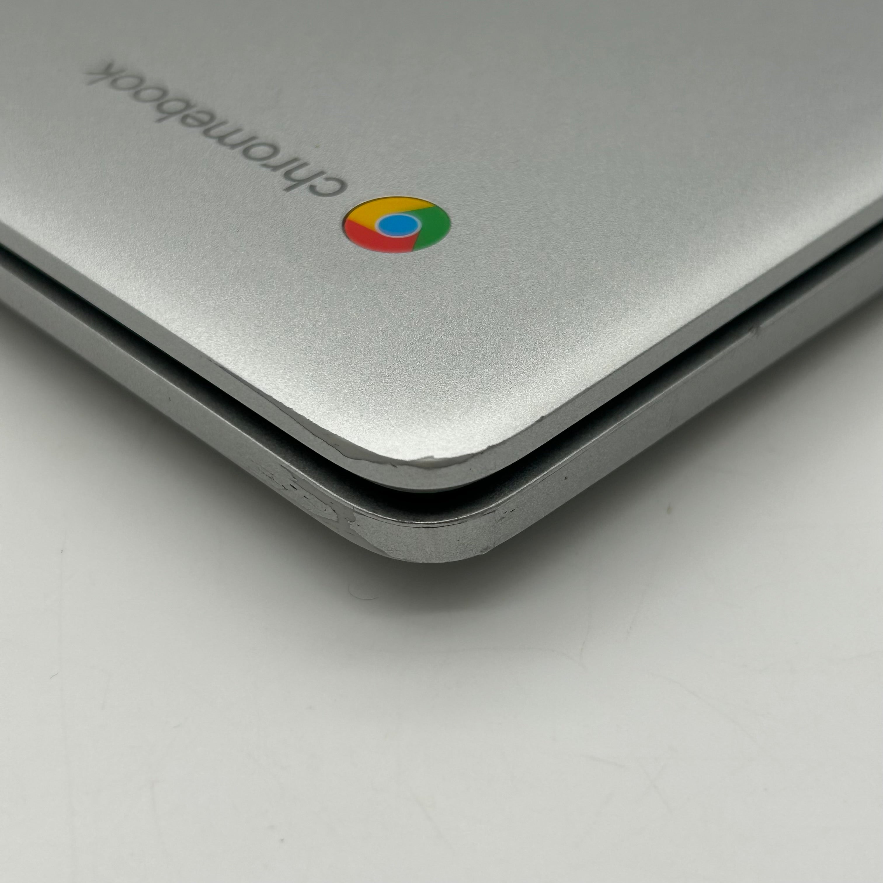 HP Chromebook 15a-nb0013dx - 15.6" Intel N200 3.2 GHz, 8GB RAM, 64GB w/ Charger
