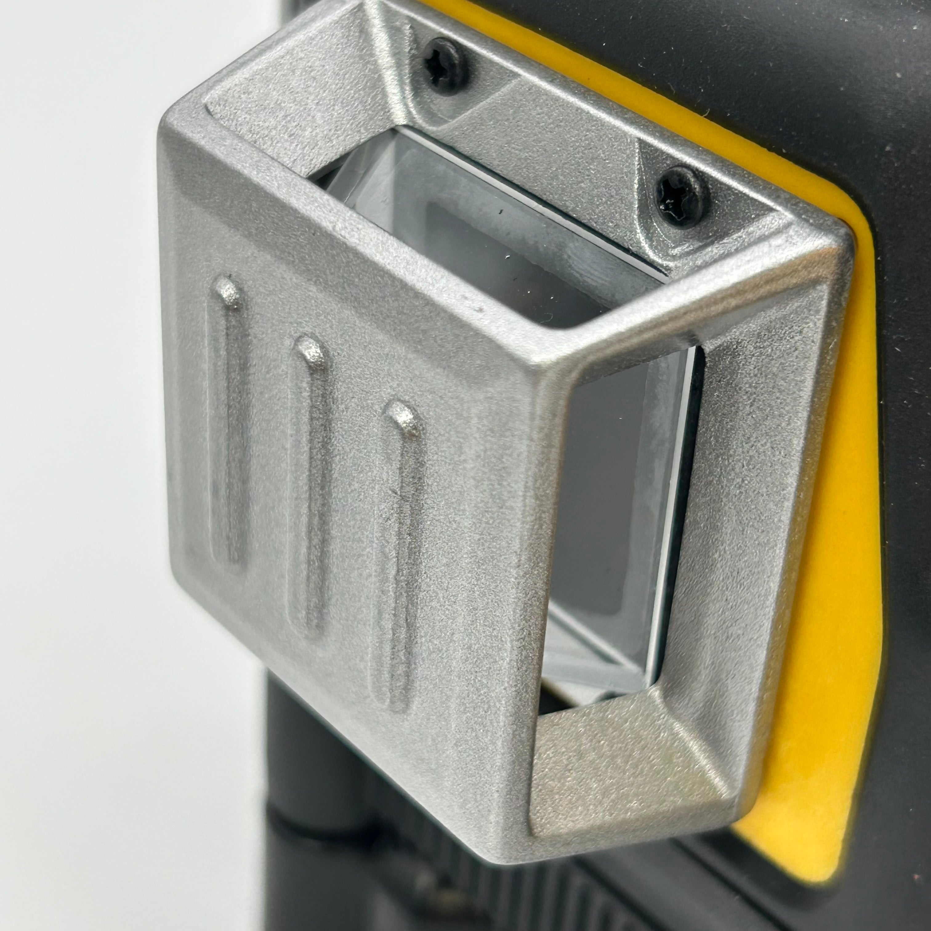 DeWALT DW089LG 12V Green 3x360 Laser Kit - 2 Beams Working, 1 Vertical Out