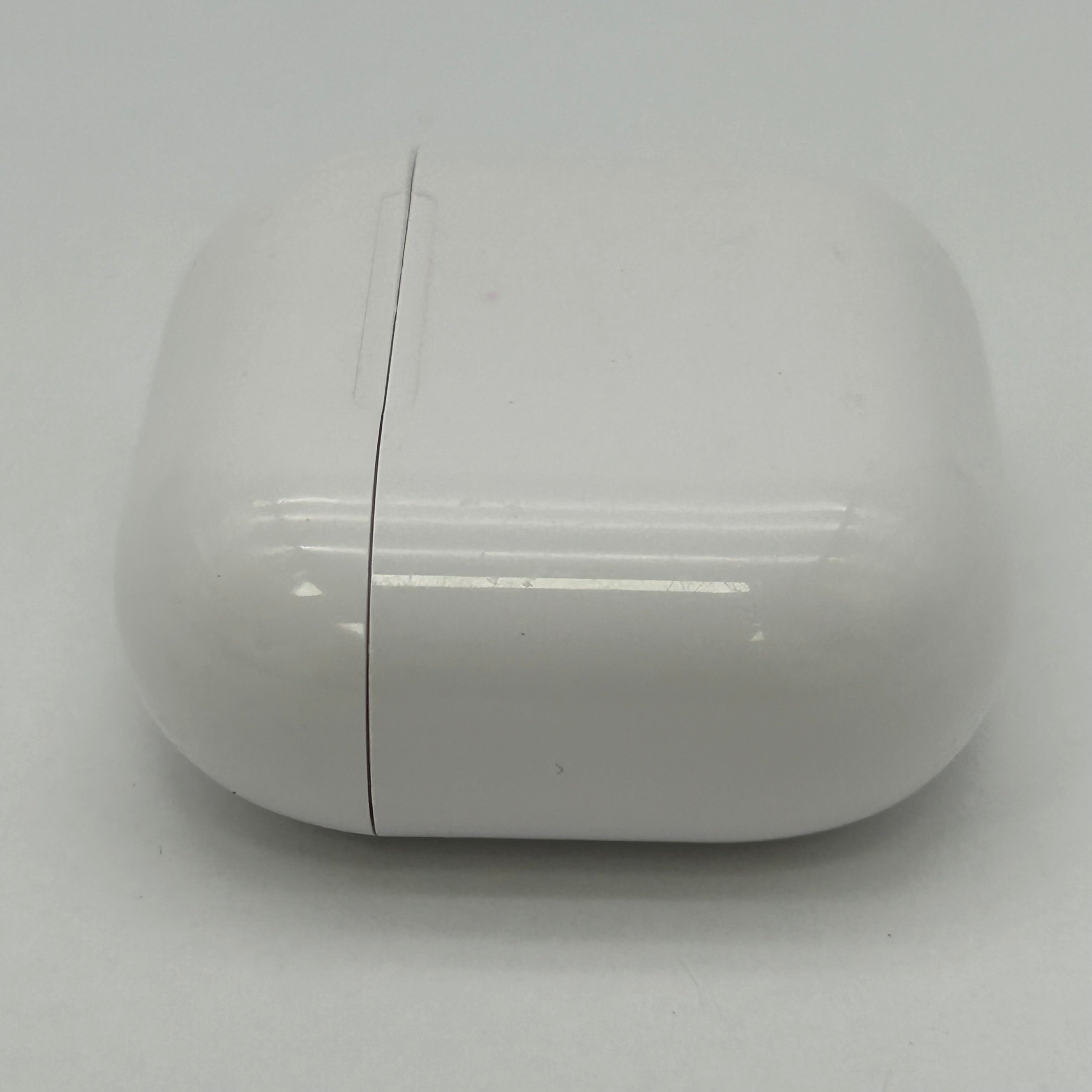 Apple Airpods A3058 with ANC 4th Generation with Charging Case Good Condition - Used
