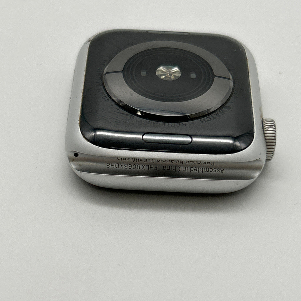 Apple Watch Series 4 GPS 40mm Silver A1977 Unlocked Used