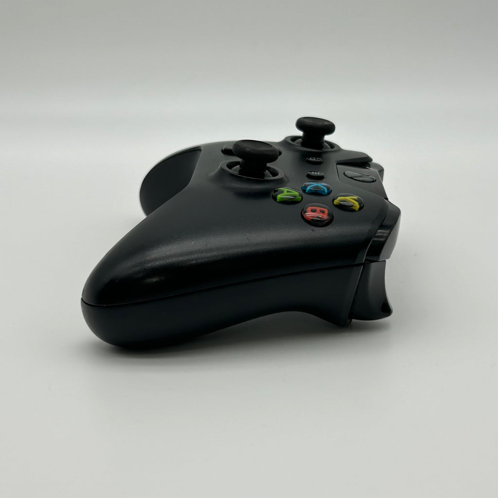 Microsoft Xbox One (1540) 500GB Console Bundle, 1 Controller + 6 Games Black - Used