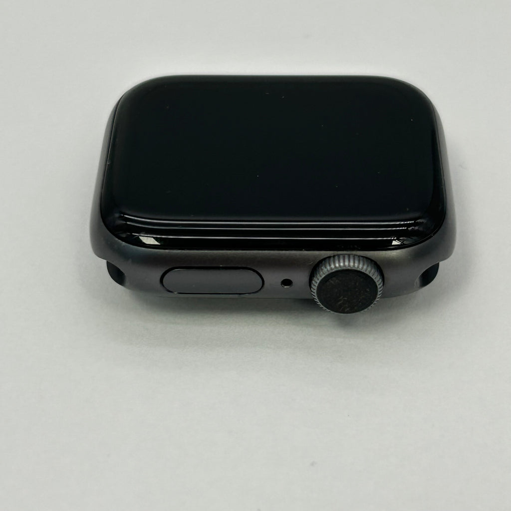 Apple Watch Series 4 40 mm Space Gray A1977 GPS Only 72%