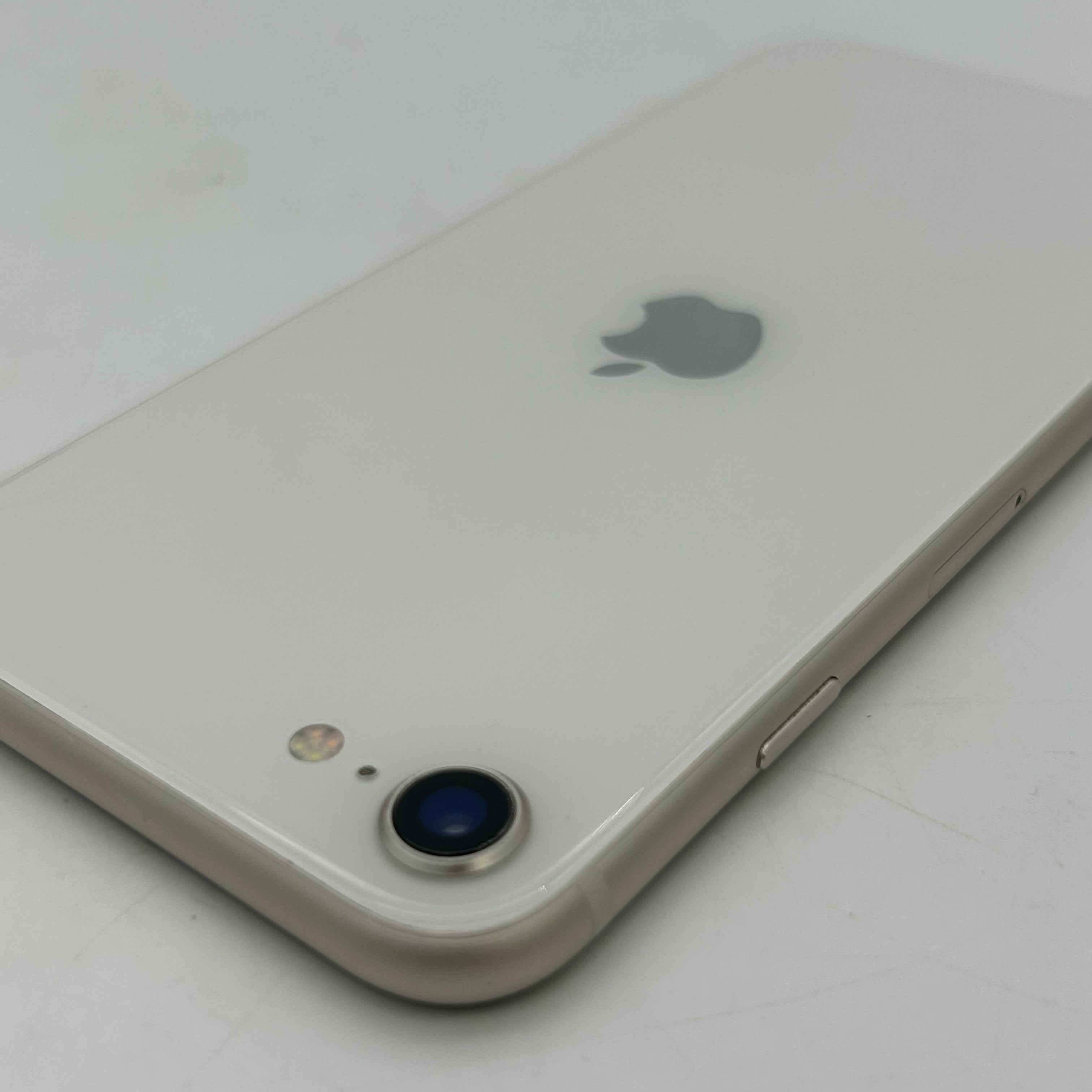 Apple iPhone SE 2020 (2nd Gen) 64GB White Unlocked 81% BH