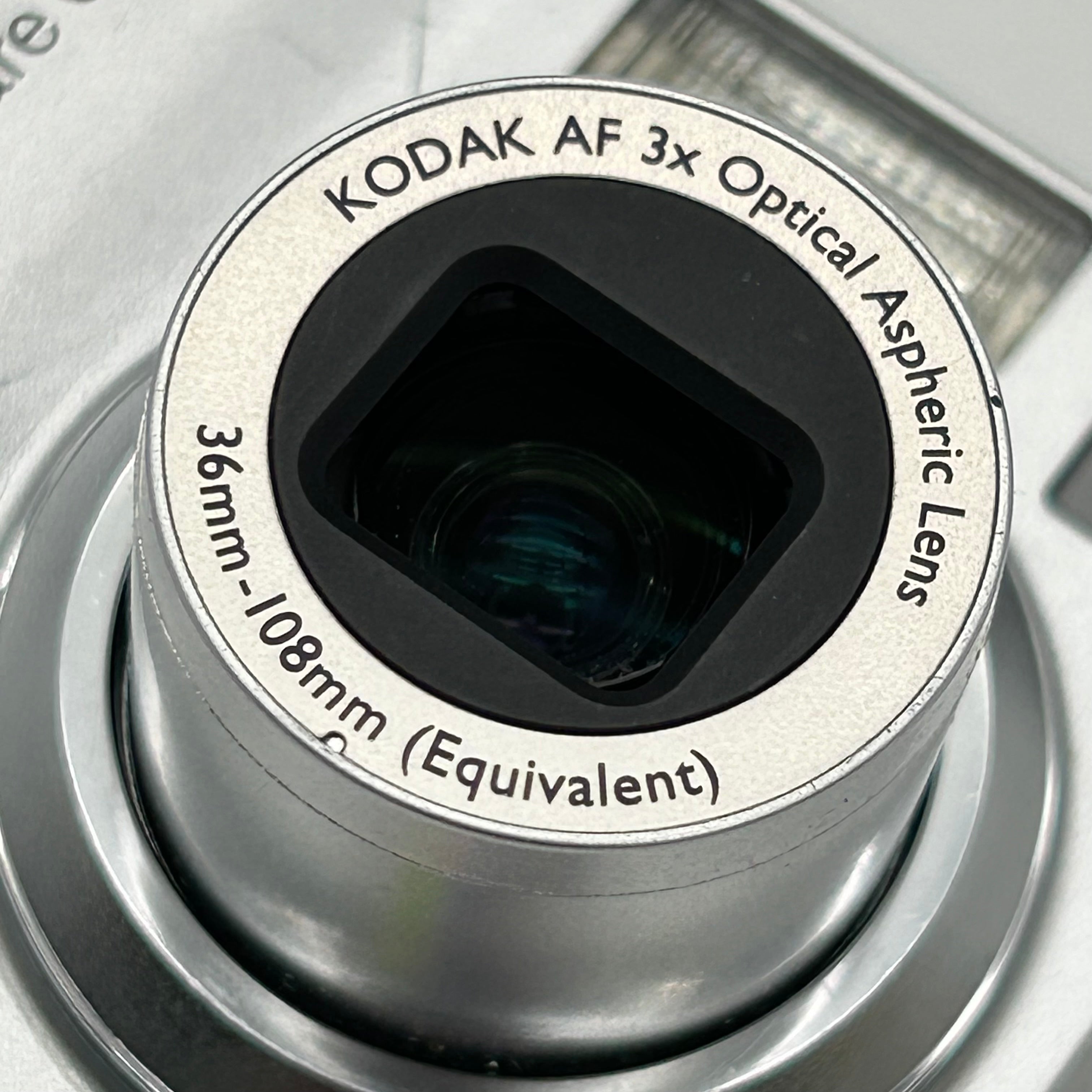 Kodak EasyShare C643 6.1MP Compact Digital Camera Silver - Tested Works w/ Case