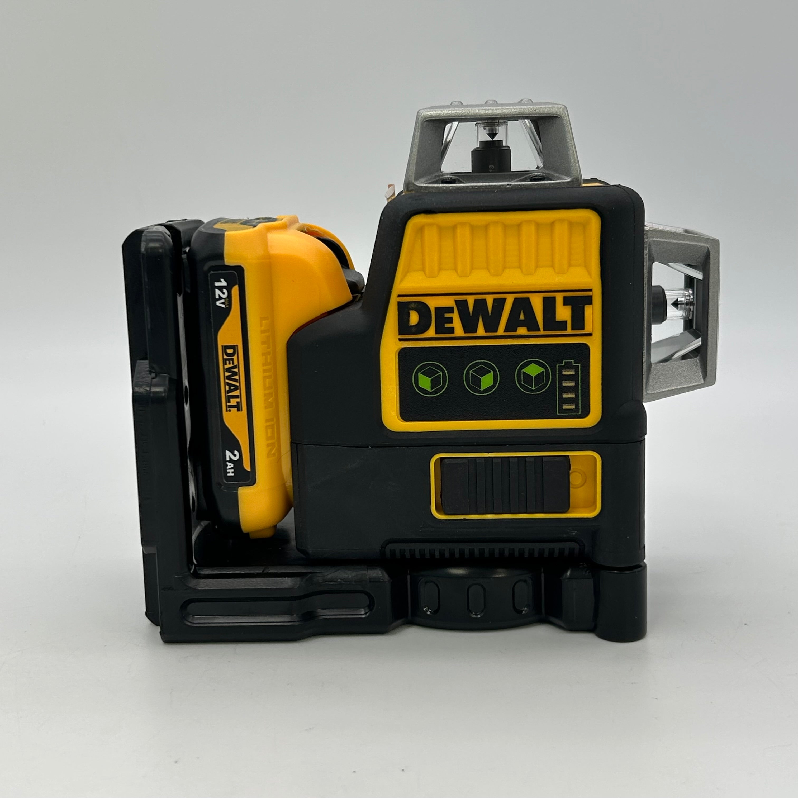 DeWALT DW089LG 12V Green 3x360 Laser Kit - 2 Beams Working, 1 Vertical Out