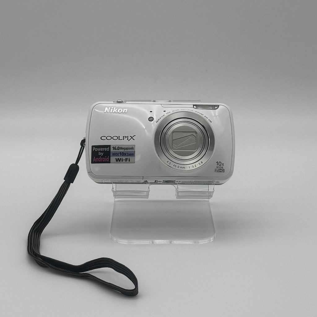 Nikon Coolpix S800c 16MP Digital Camera White WiFi - Used